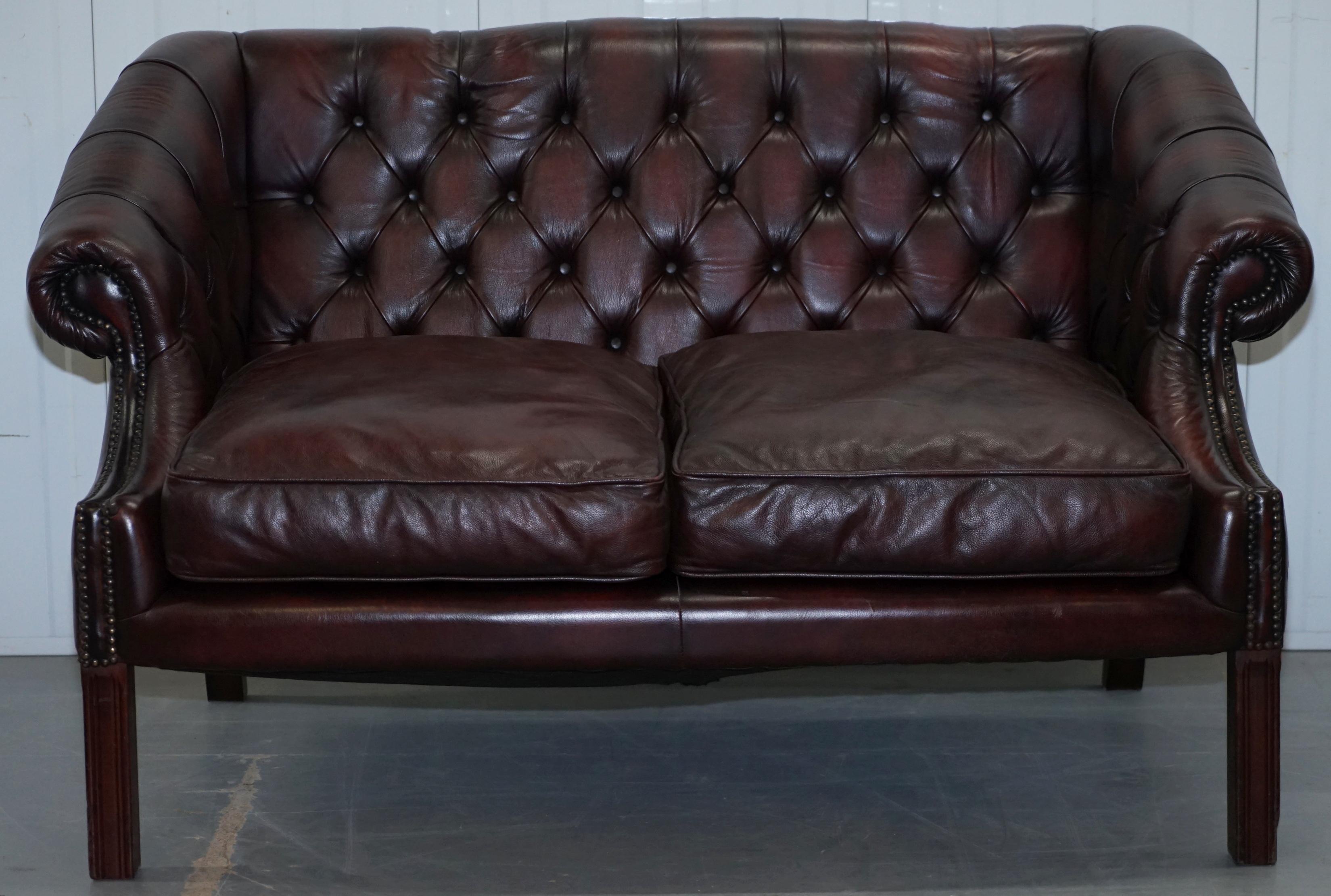 We are delighted to offer for sale this nice Lutyen’s Viceroy style Chesterfield oxblood small two seater sofa in oxblood leather

A very rare model chair, originally made by Lutyen’s in the latter part of the Victorian era, the family still make