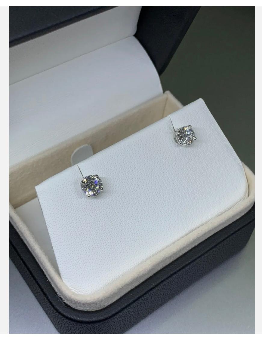 Round Cut 1.42ct Diamond certified solitaire studs earrings 18ct white gold For Sale