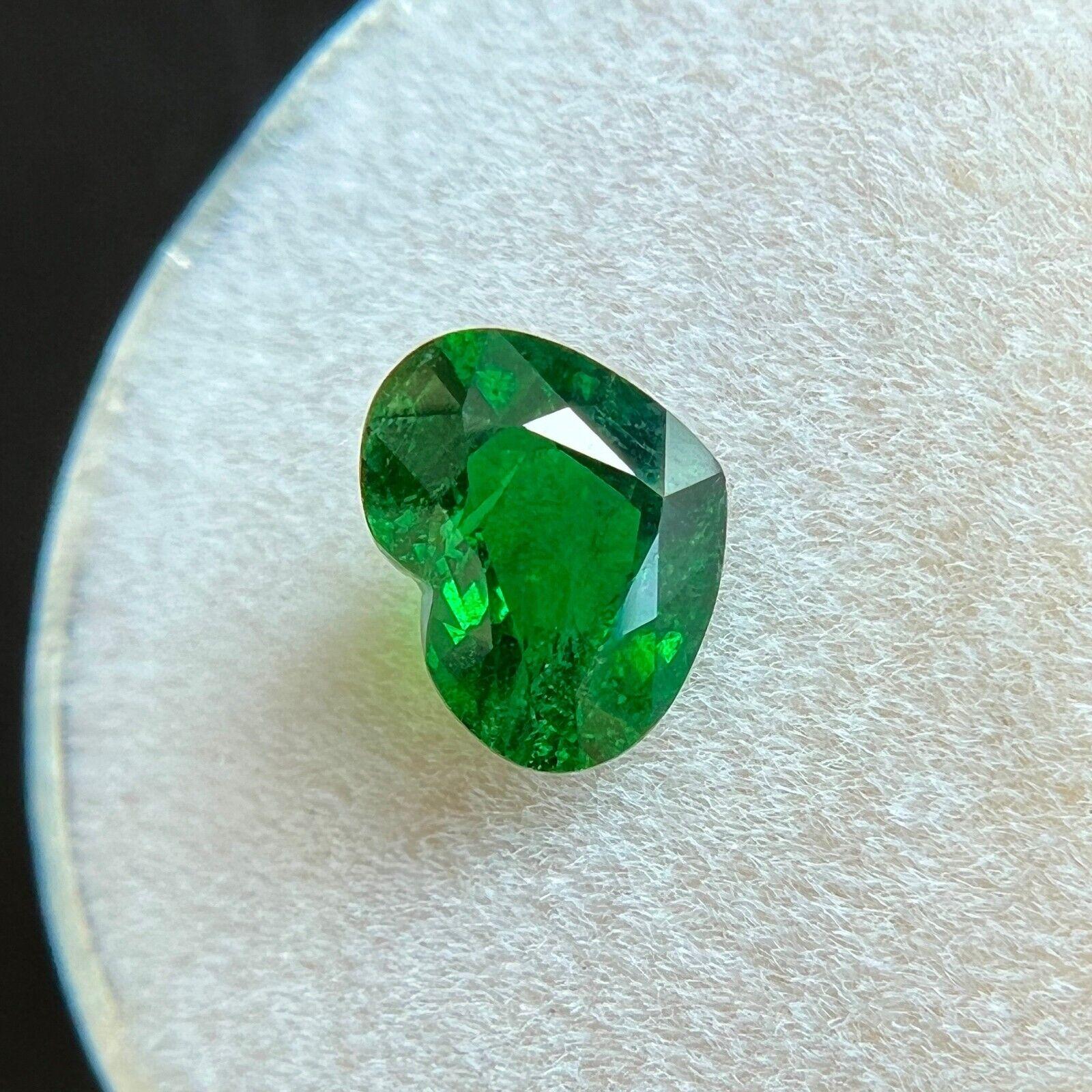 Taille cœur Tsavorite grenat taille cœur vert vif de 1,42 carat, pierre précieuse rare en vente