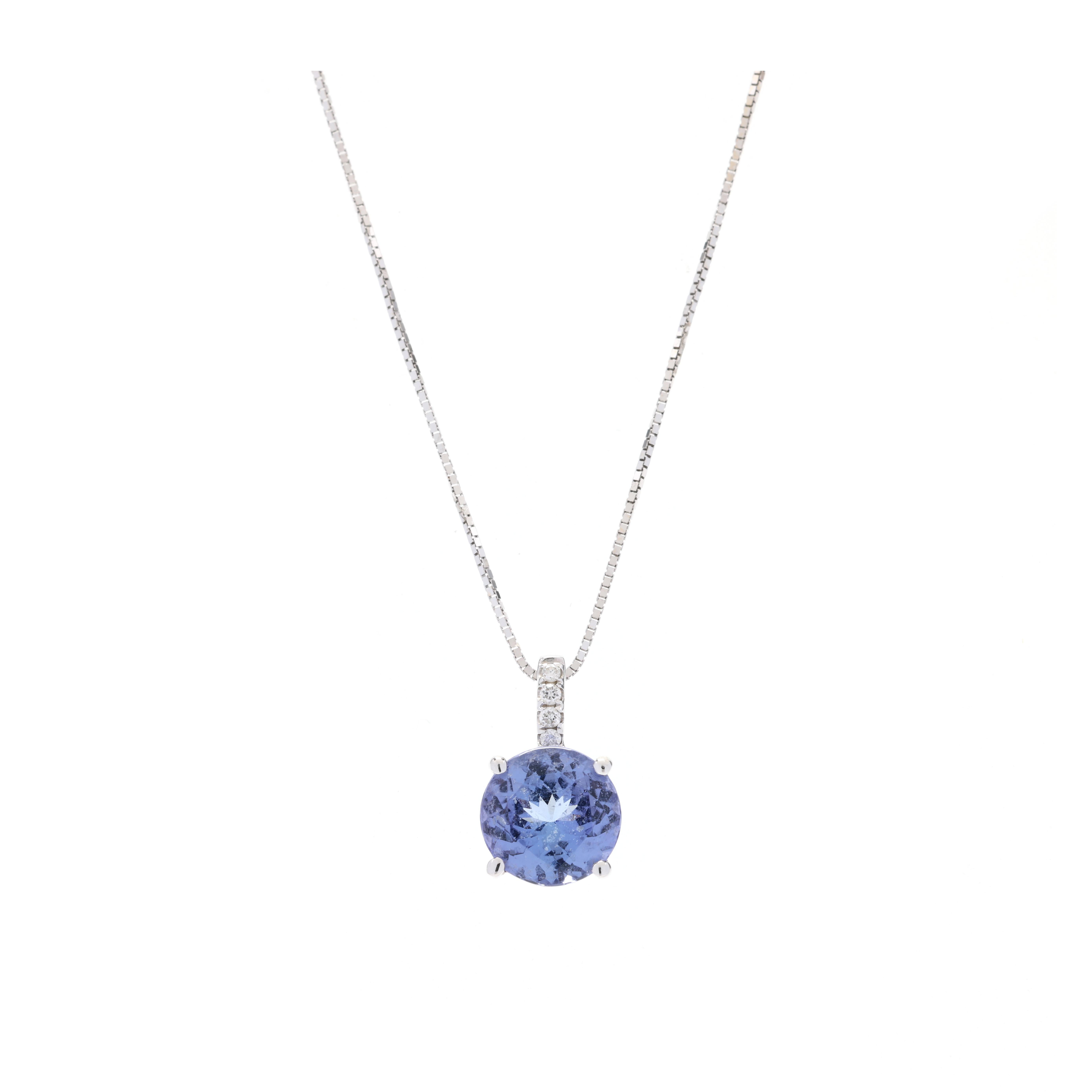 1.42ctw Diamond and Tanzanite Pendant Necklace, 14k White Gold, Length 18 Inches In Good Condition For Sale In McLeansville, NC