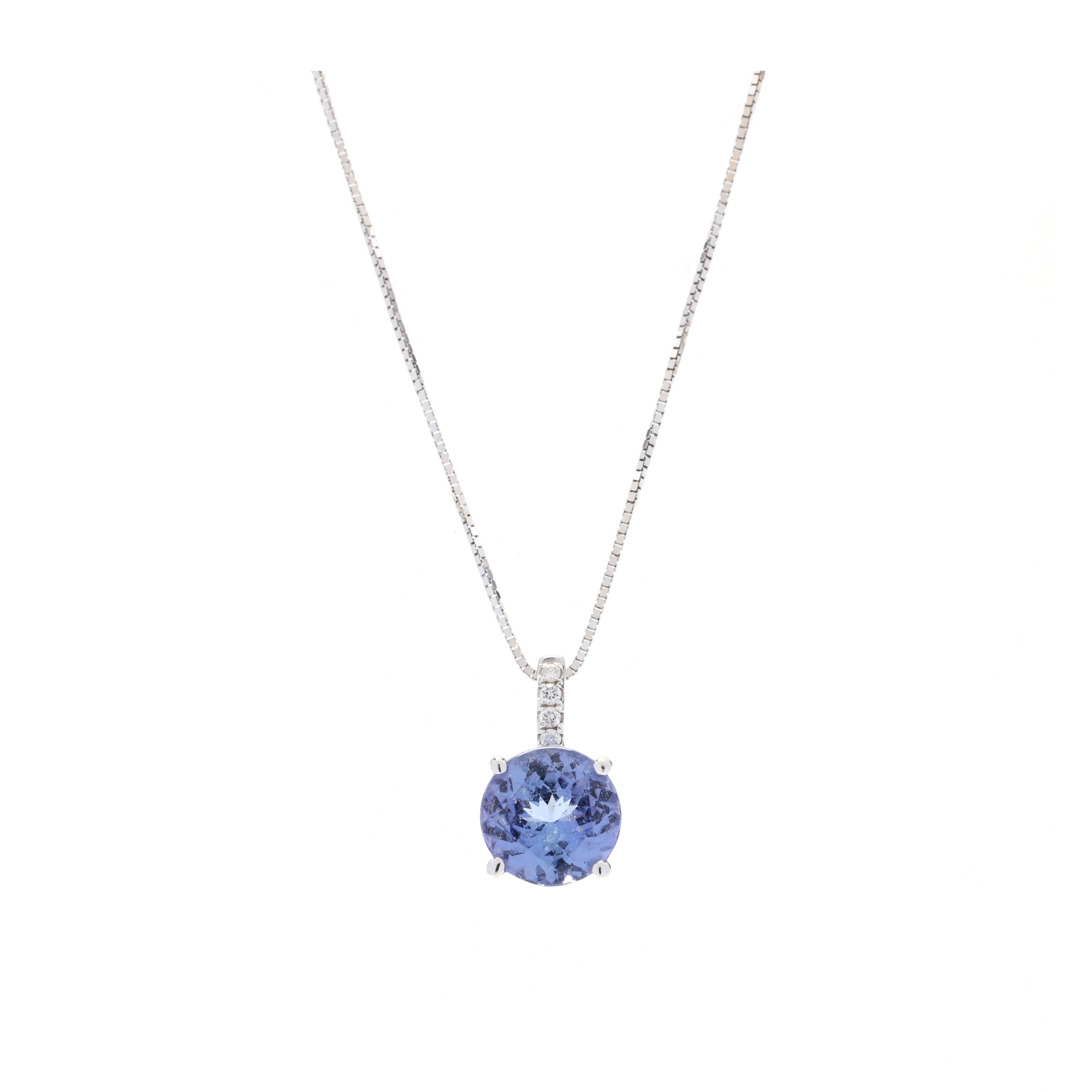 1.42ctw Diamond and Tanzanite Pendant Necklace, 14k White Gold, Length 18 Inches In Good Condition In McLeansville, NC