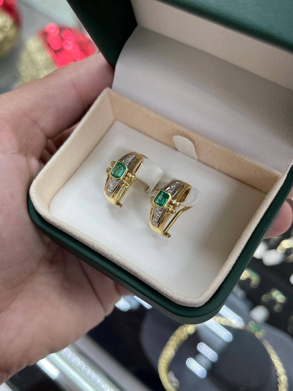 1.42tcw 18K Colombian Emerald & Diamond Vintage Leverback Two Toned Gold Earring In New Condition For Sale In Jupiter, FL