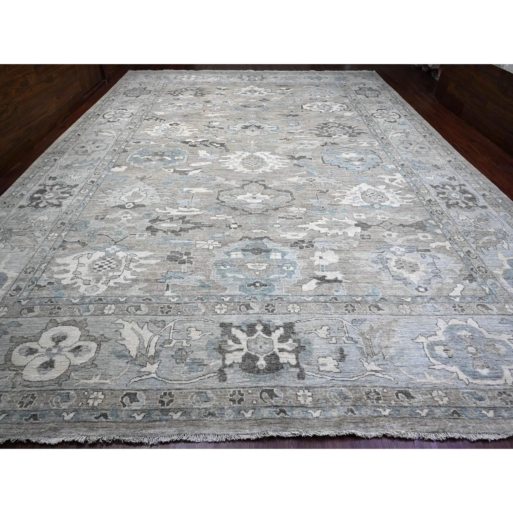 Gris Medio, Anudada a Mano, Angora Afgana Oushak con Diseño de Hojas, Tintes Naturales, 100% Lana, De Gran Tamaño, Alfombra Oriental
Materiales primarios: Lana
Látex: Sin pelo 
altura: 0,25 Pulgadas
Estilo: Transicional
Color principal: Gris
Colores