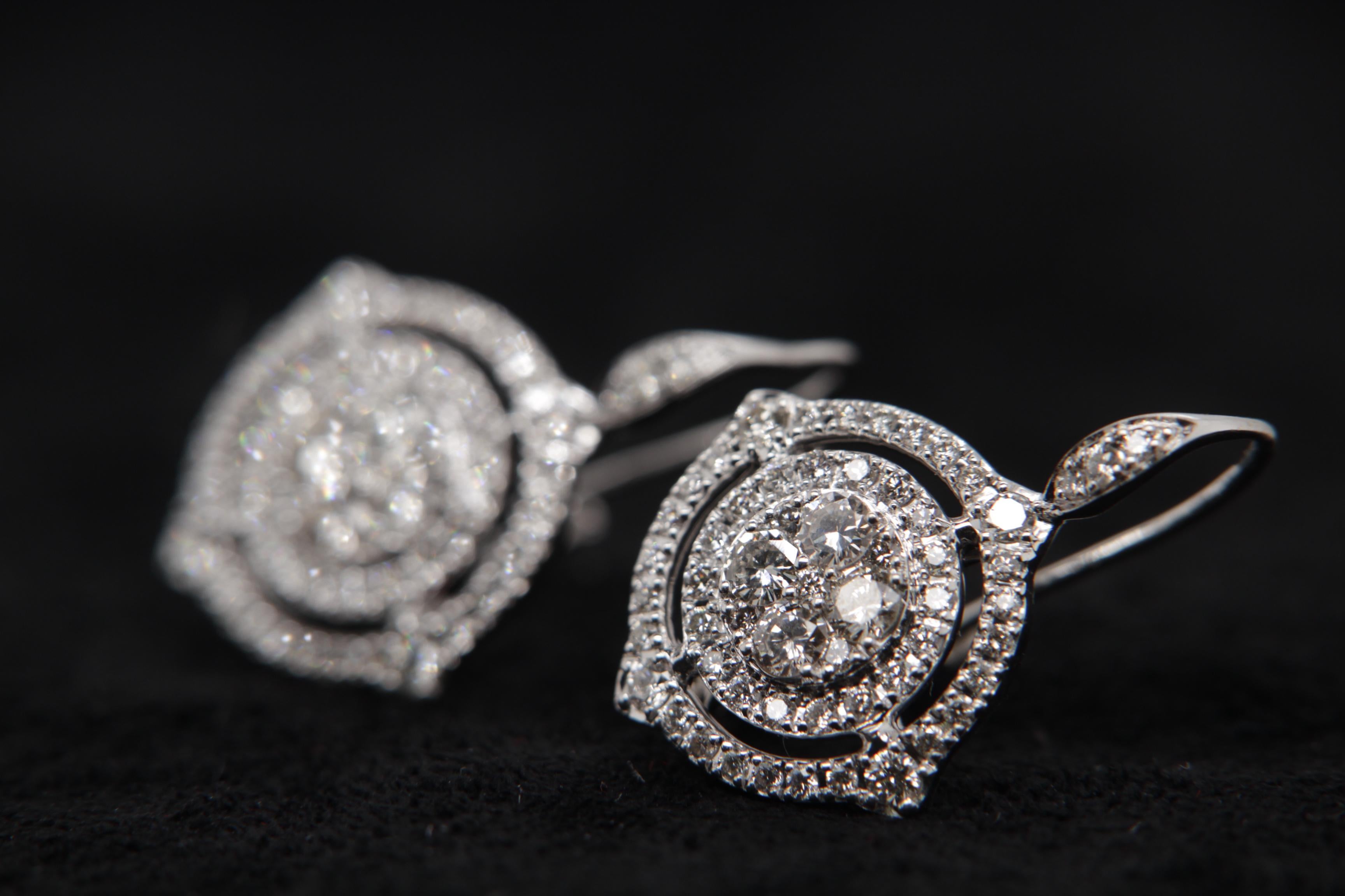 1,43 Karat Diamant-Ohrring aus 18 Karat Gold im Zustand „Neu“ im Angebot in Bangkok, TH