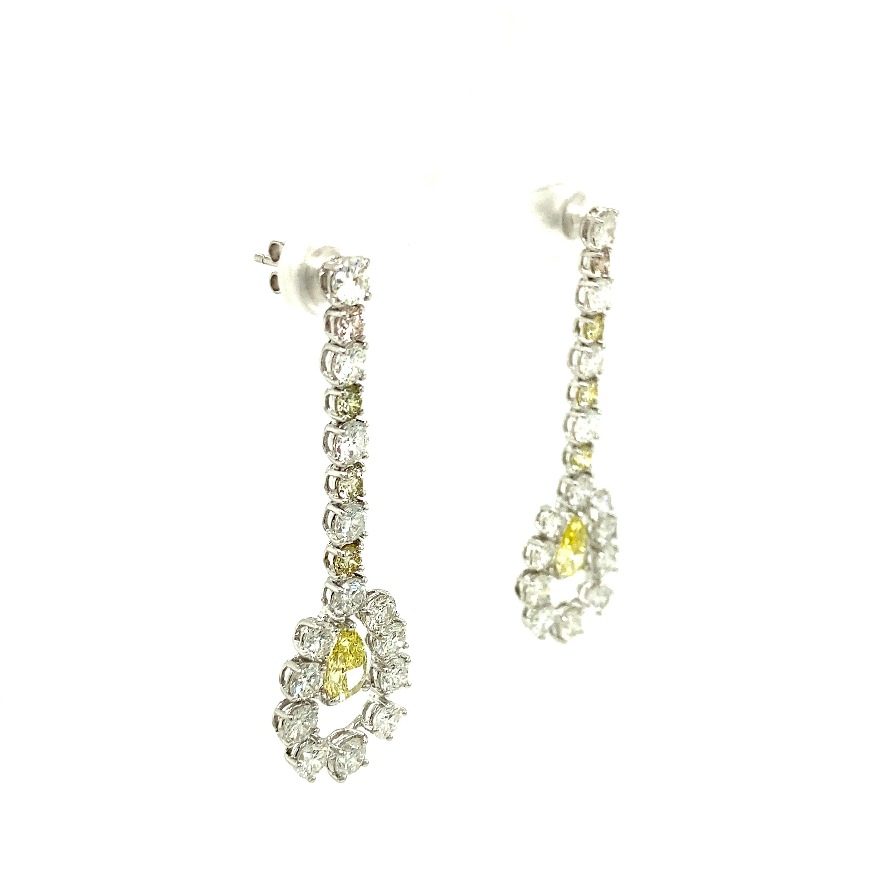 1.43 Carat GIA Certified Fancy Intense Yellow Diamonds and Diamond Gold Earrings In New Condition For Sale In Hong Kong, HK