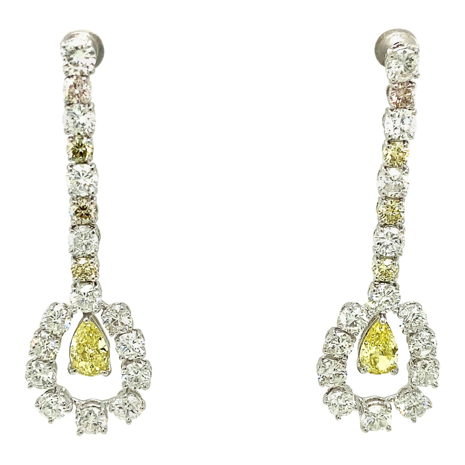 Orecchini in oro con diamanti gialli intensi e diamanti da 1,43 carati certificati GIA in vendita