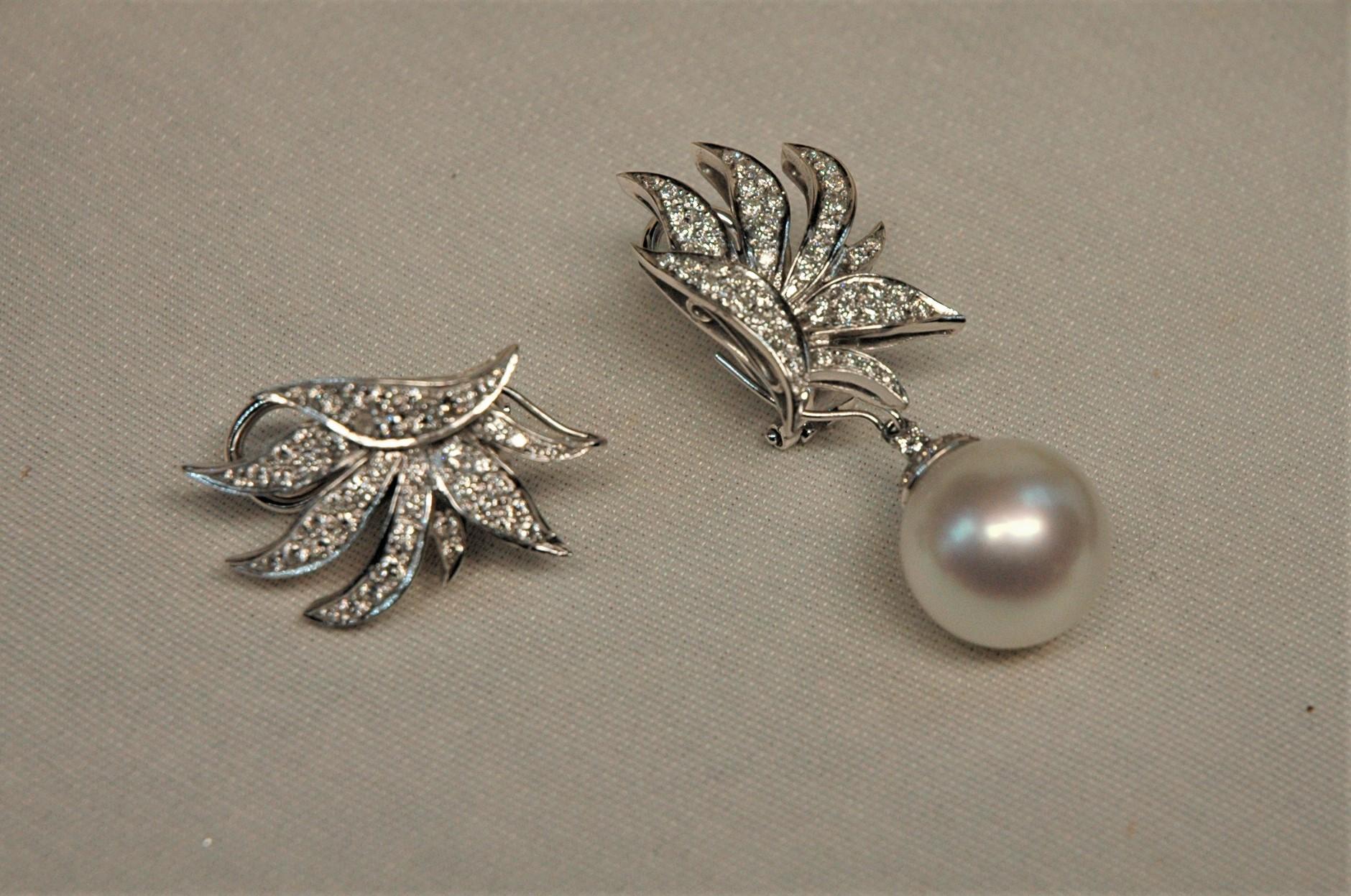 Women's 1.43 Carats Diamonds, White Gold Leaf Earrings For Sale