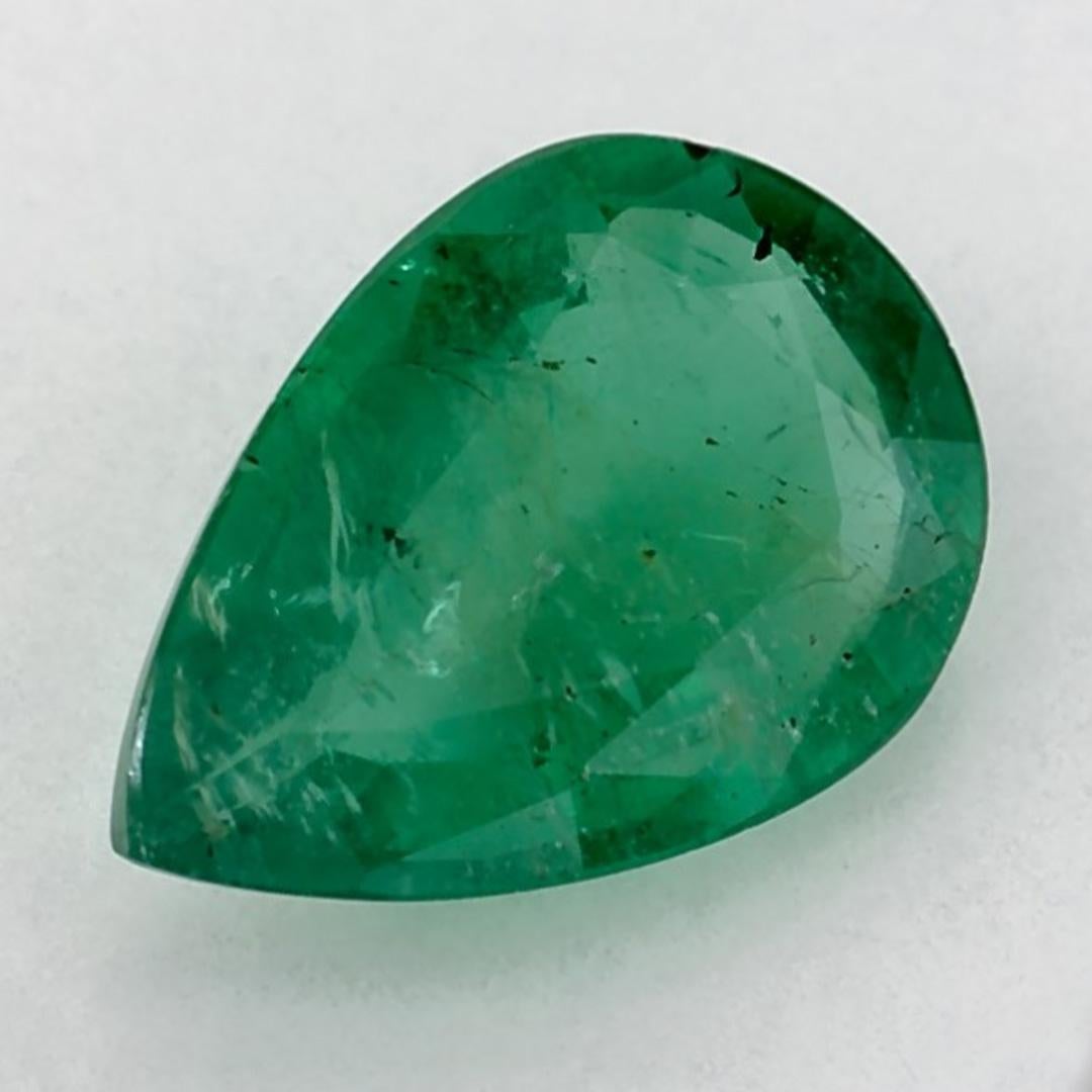Mit seinem leuchtenden grünen Farbton ist der Geburtsstein für den Mai ein Symbol für neues Wachstum im Frühling. 

Entdecken Sie die lebendige Kollektion von Smaragden, Rubinen und Saphiren in unserem Geschäft, die als lose Edelsteine erhältlich