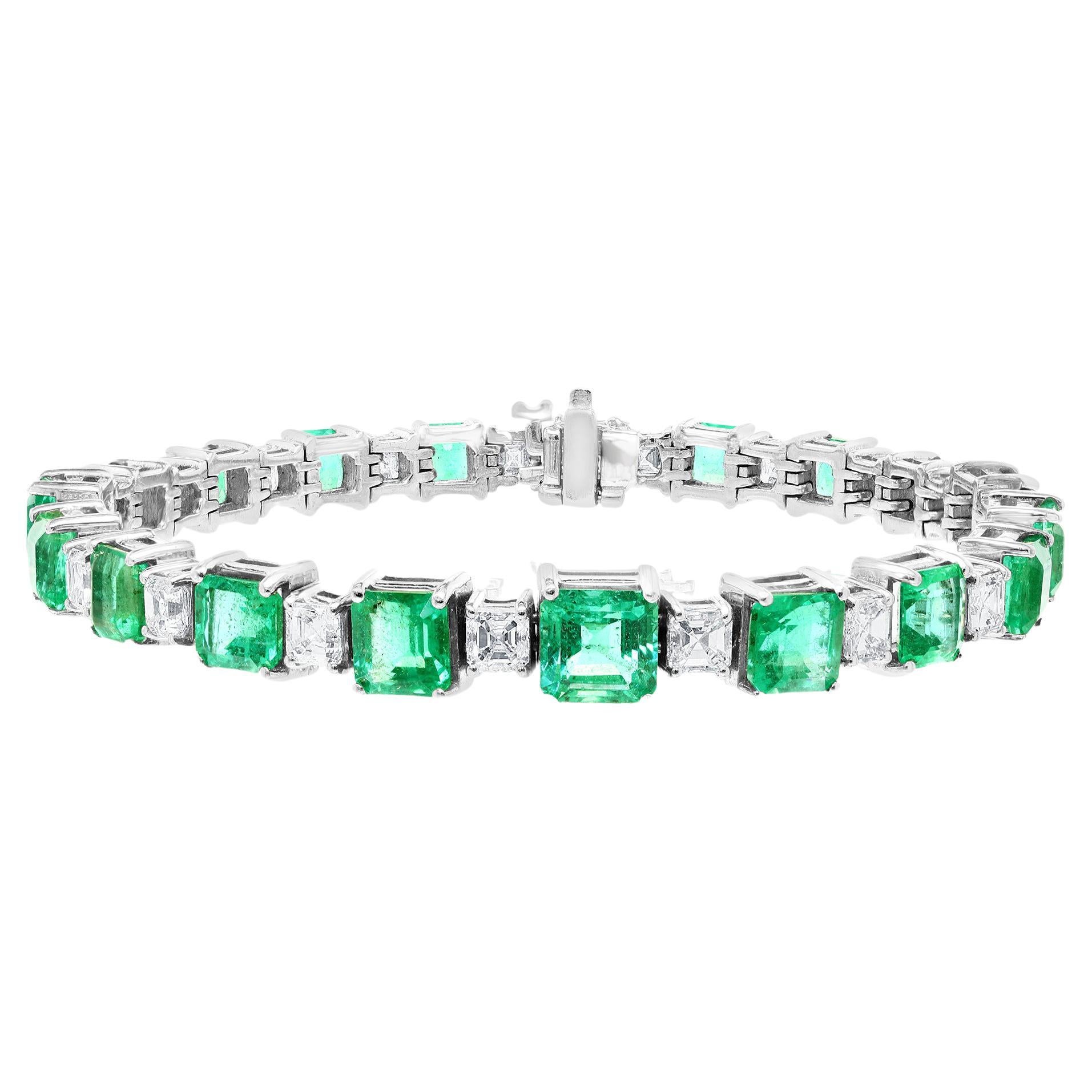 Bracelet en or blanc 18 carats avec diamants et émeraudes taille émeraude de 14,30 carats en vente