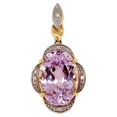 Colgante de oro con kunzita y diamantes Patroke oval de 14,30 quilates