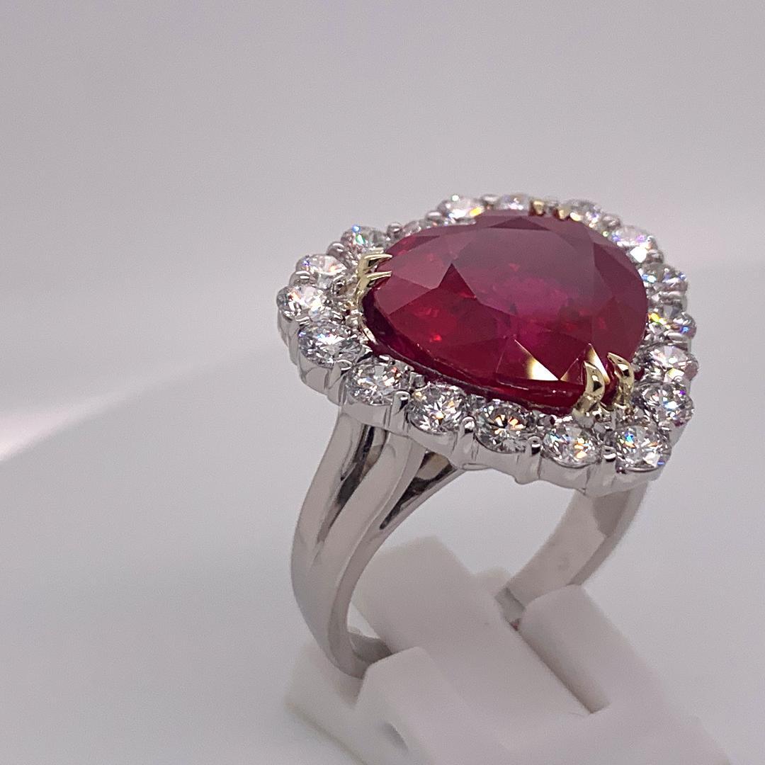 Contemporary 14.31 Carat Heart Shaped Vivid Red Corundum Ruby and Diamond White Gold Ring