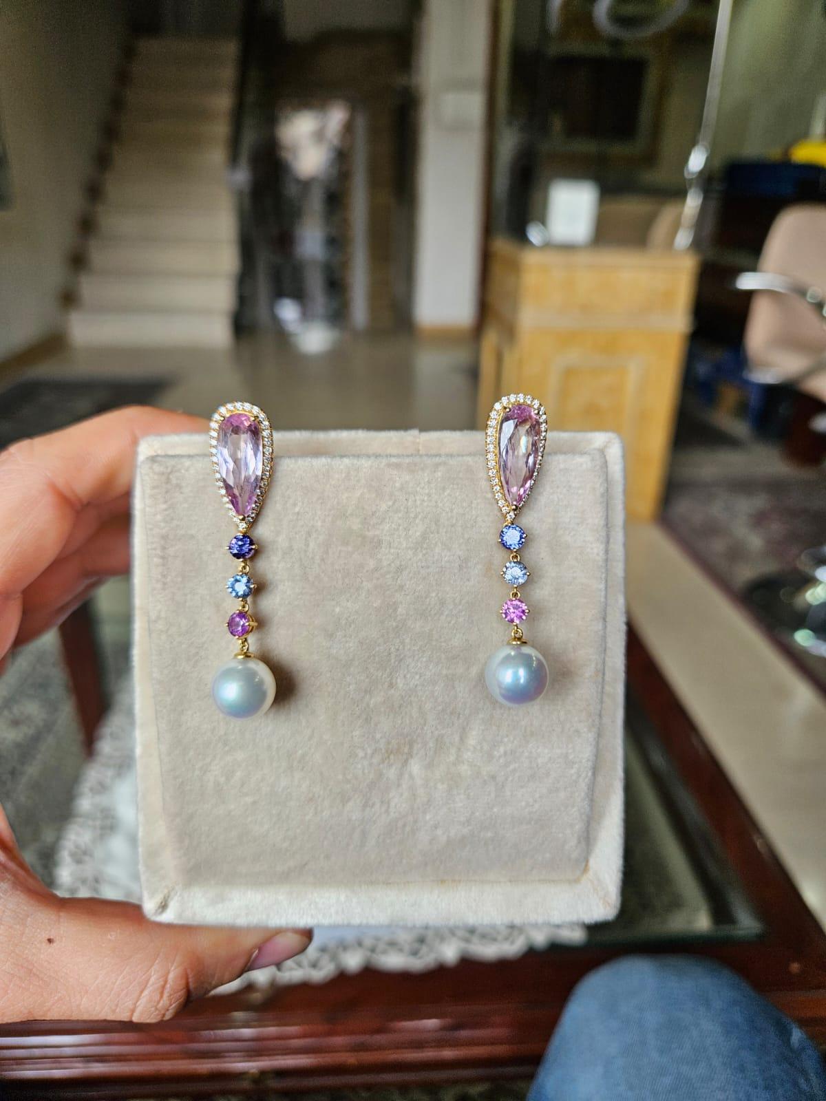 Orecchini pendenti con Kunzite, Zaffiro Multi, Perle dei Mari del Sud e Diamanti, 14,32 carati in vendita 4