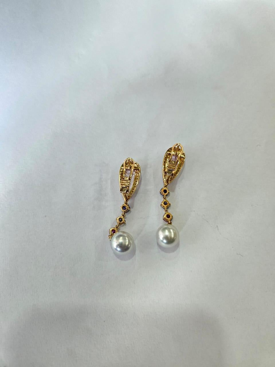 Orecchini pendenti con Kunzite, Zaffiro Multi, Perle dei Mari del Sud e Diamanti, 14,32 carati in vendita 2