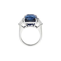 14.33 Carat Round Brilliant Statement Blue Sapphire 18K Gold Iconic Presence