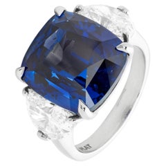 14.33 Carat Round Brilliant Statement Blue Sapphire 18K Gold Iconic Presence