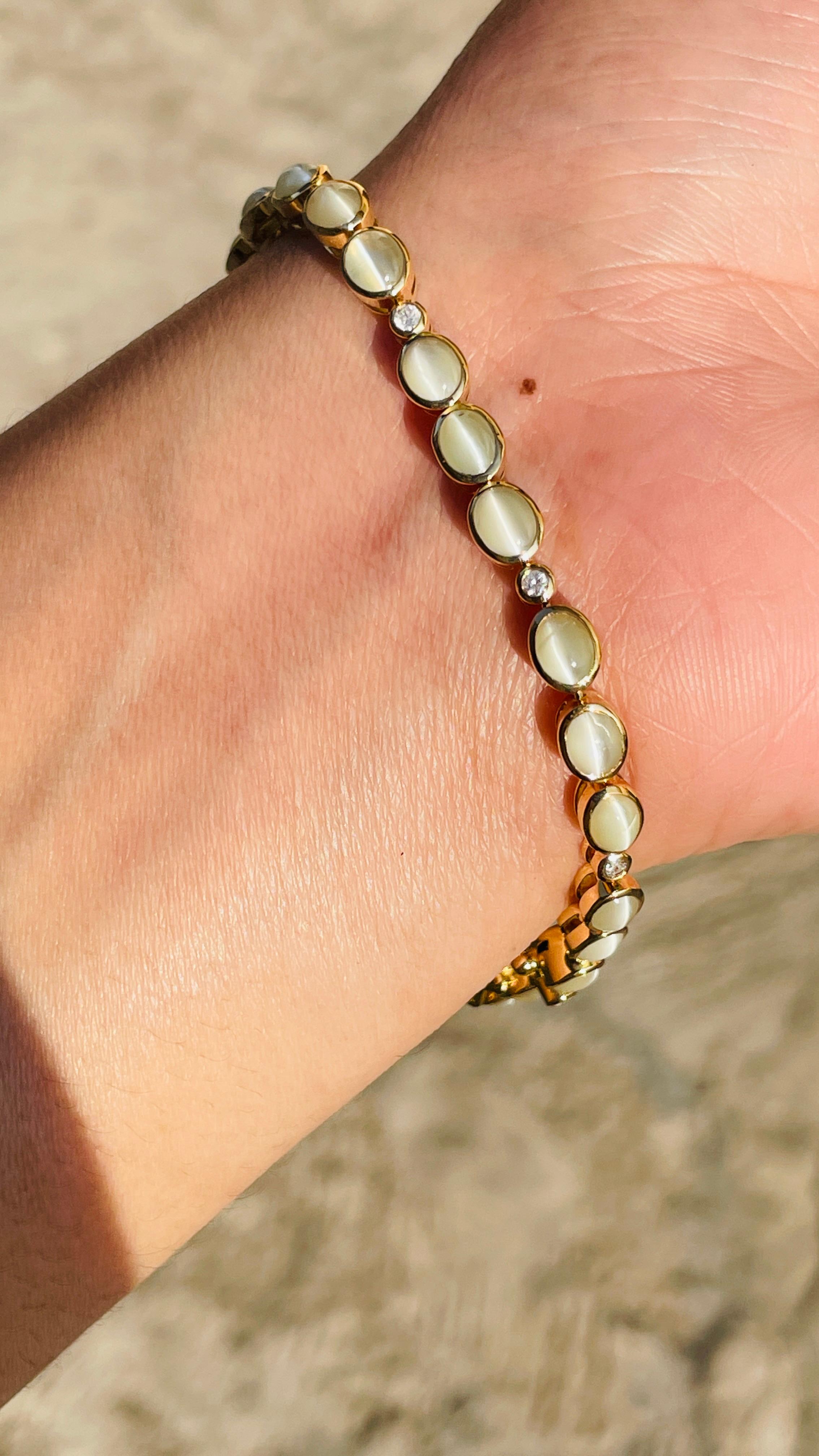 Cat's Eye and Diamond bracelet in 18K Gold. It has a perfect oval cut gemstone to make you stand out on any occasion or an event.
A tennis bracelet is an essential piece of jewelry when it comes to your wedding day. The sleek and elegant style