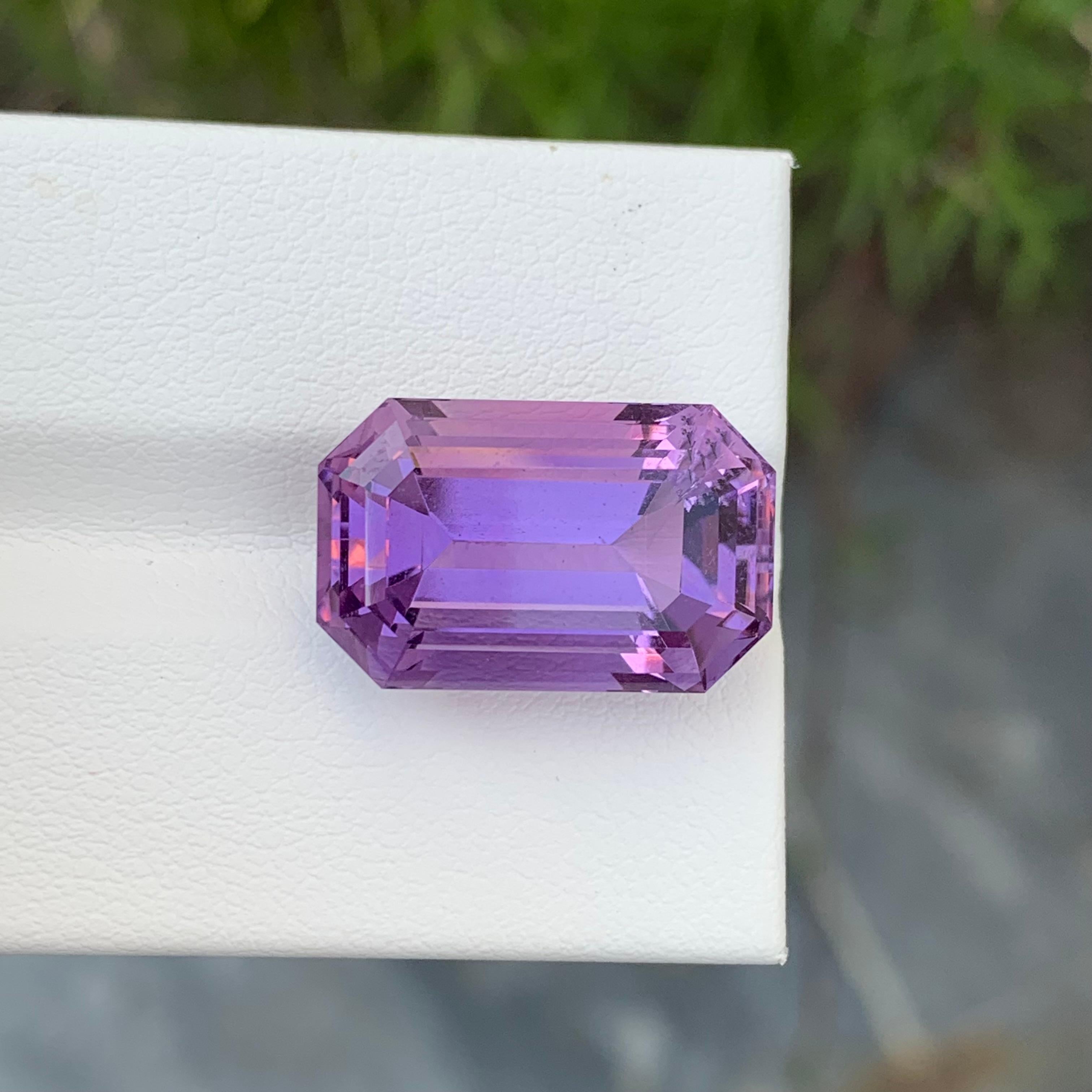 Stunning 14.35 Carat Natural Loose Amethyst Gemstone For Pendant Jewellery  For Sale 1