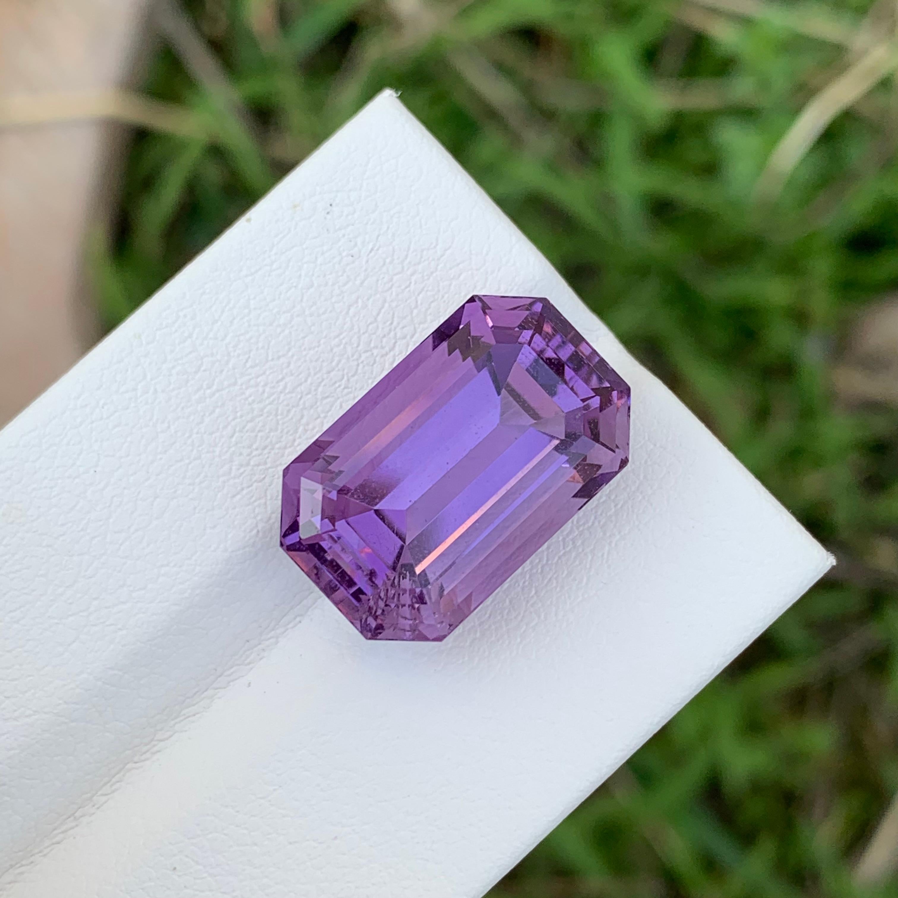 Stunning 14.35 Carat Natural Loose Amethyst Gemstone For Pendant Jewellery  For Sale 3