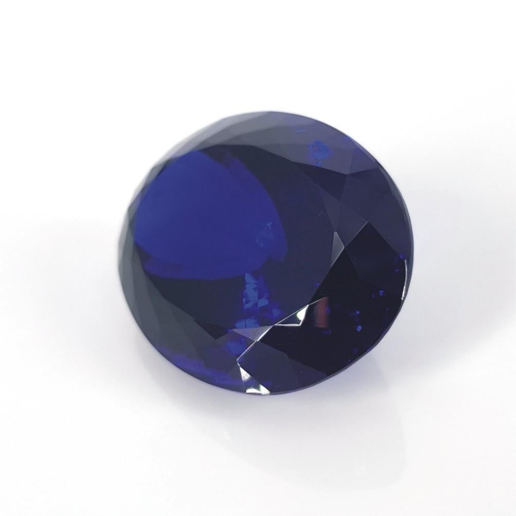 An immaculate gem, with outstanding colour and life! Faceted as an Oval Cut shape with excellent proportions, this gem would make an exquisite ring, pendant or enhancer. It weighs 143.591 carat and measures 36.69 x 29.32 x 18.60 millimetres. This