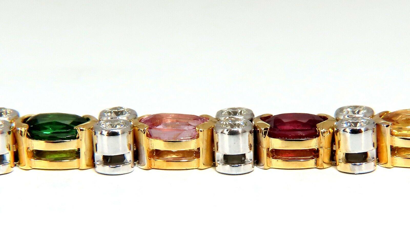 Gem-line Prime

Pulsera de zafiros naturales, rubíes, granates verdes y espinelas de 12,20 ct.

Rojos, azules, naranjas, amarillos y rosas

Hermosos colores destellos y diamantes deslumbran

 

Diamantes: 2,35 ct. 

Color I, claridad Vs-2.

Oro