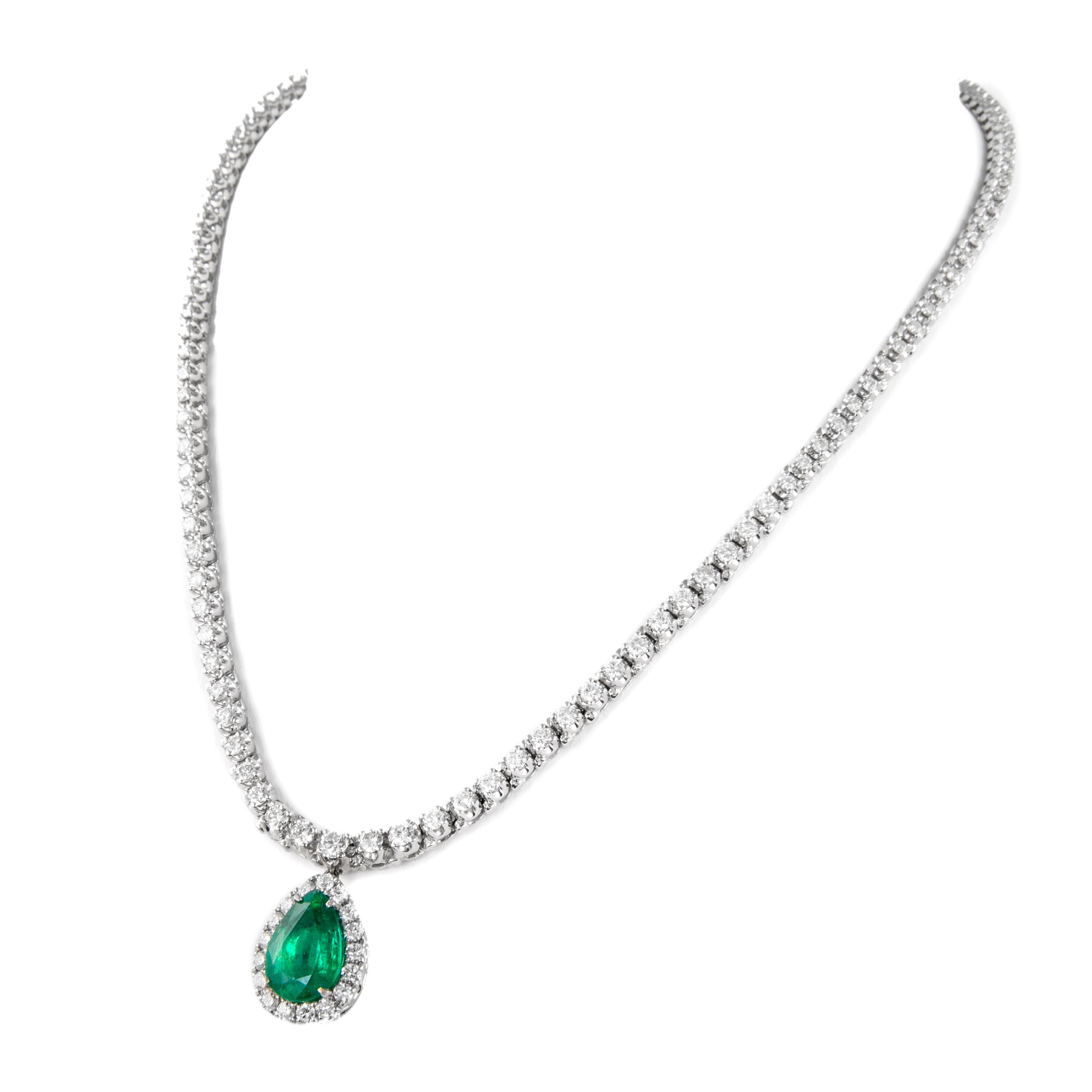 14,35 Karat Smaragd & Diamant-Tropfen-Tennis-Halskette 18k Weißgold im Zustand „Neu“ in BEVERLY HILLS, CA
