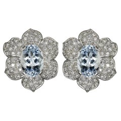 Platin-Ohrstecker mit 14,38 Karat IGI-zertifiziertem ovalem Aquamarin und Diamanten