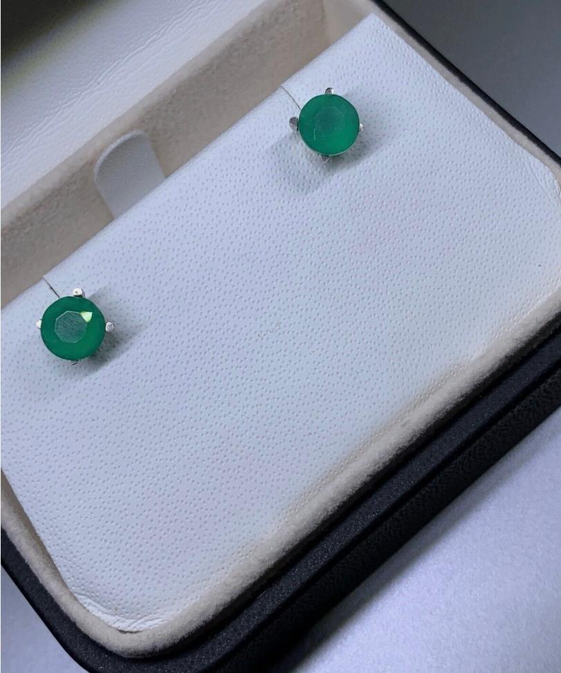 1.43ct Emerald Lab Solitaire Stud Earrings 18ct White Gold In New Condition For Sale In London, GB