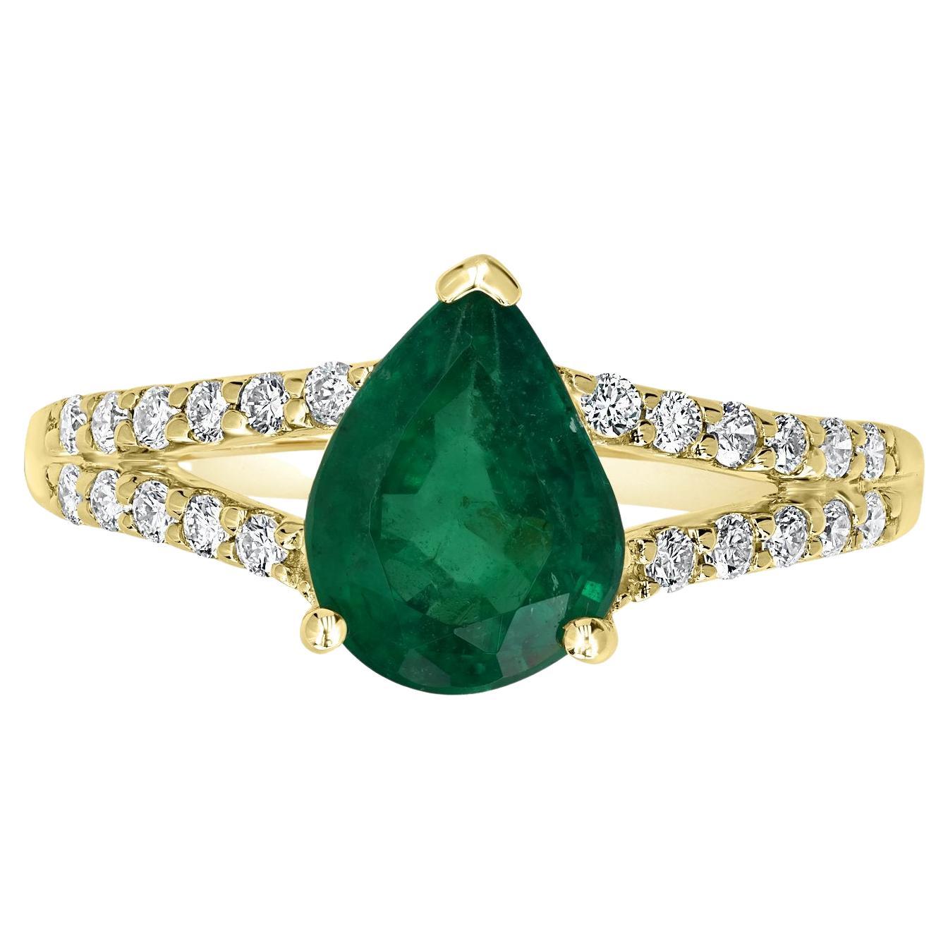 1.43ct Emerald Ring with 0.22Tct Diamonds Set in 18K Yellow Gold