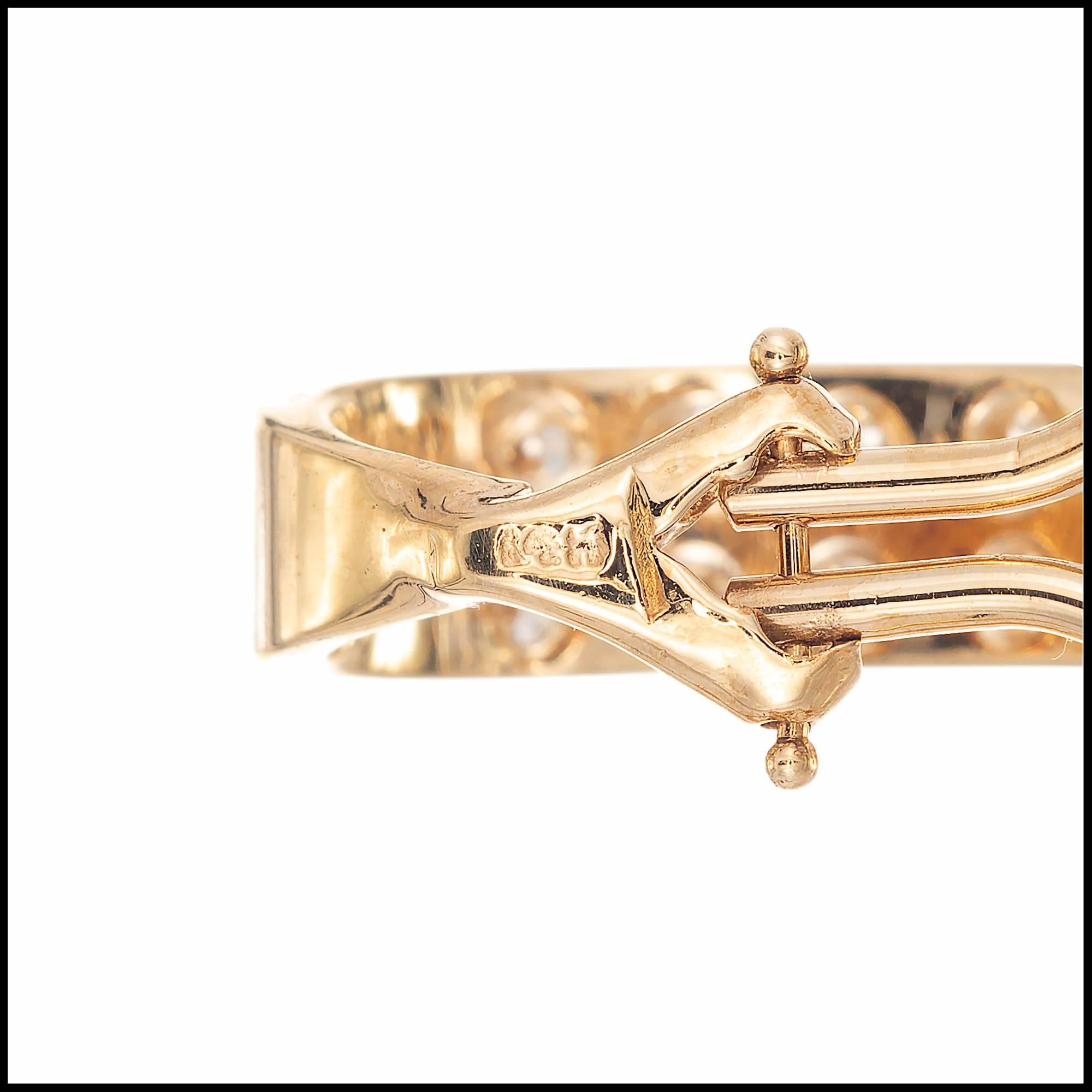 1,44 Karat Diamant-Kanal-Gold-Ohrringe mit halber Creole im Zustand „Gut“ im Angebot in Stamford, CT