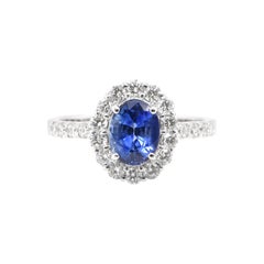 1.44 Karat:: natürlicher Saphir und Diamant Ring im Diana-Stil:: gefasst in Platin