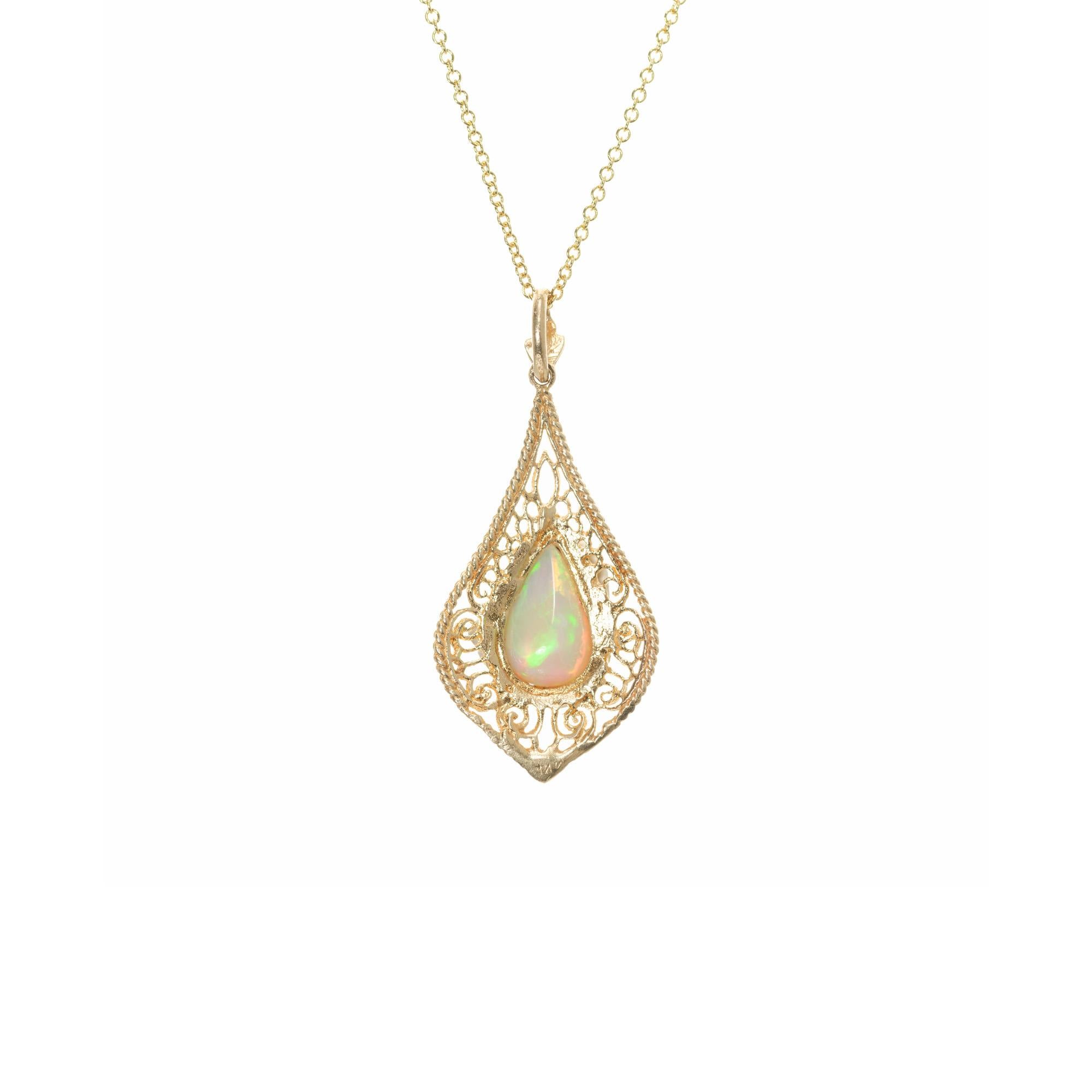 Pear Cut 1.44 Carat Opal Yellow Gold Mid-Century Filaree Pendant Necklace For Sale