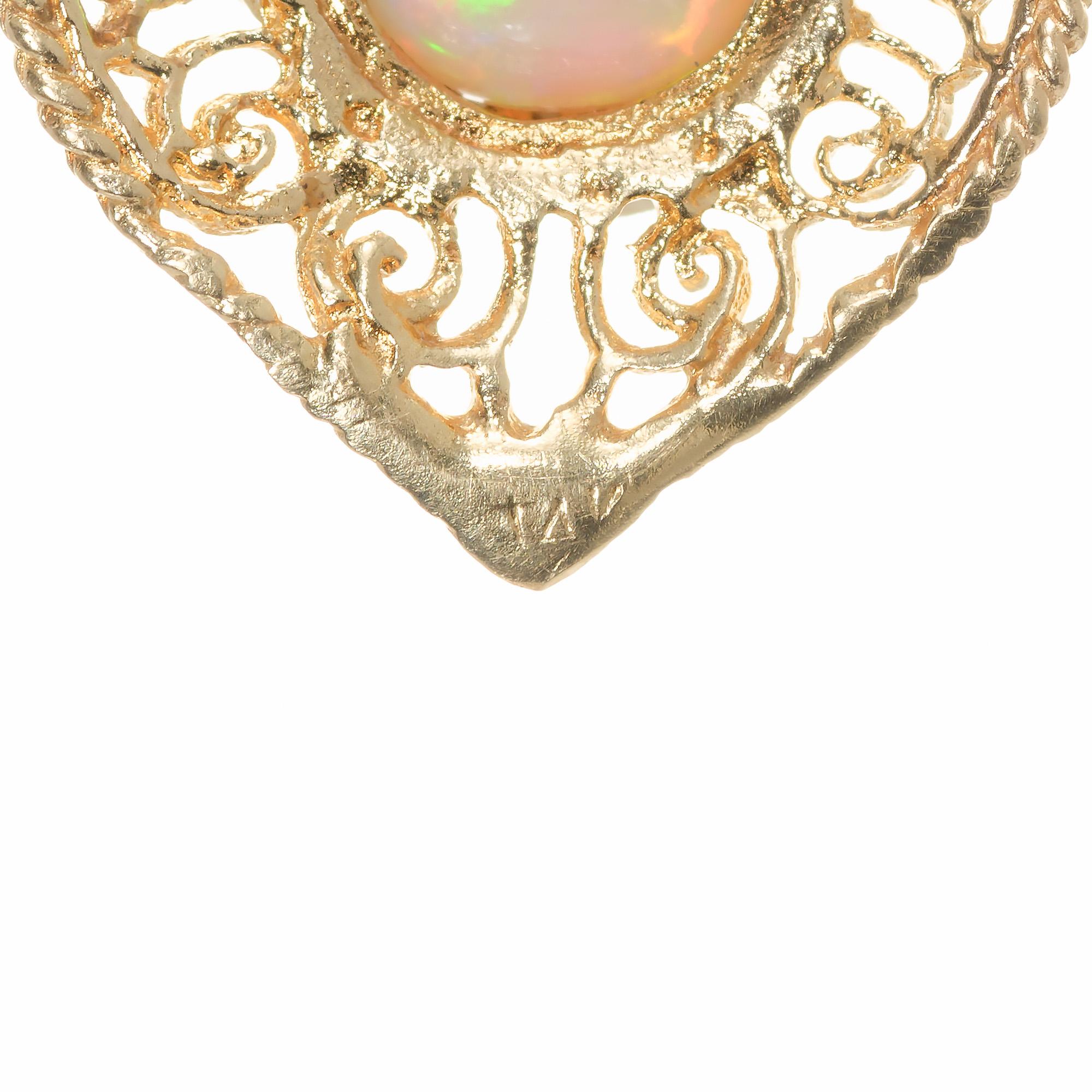 Women's 1.44 Carat Opal Yellow Gold Mid-Century Filaree Pendant Necklace For Sale
