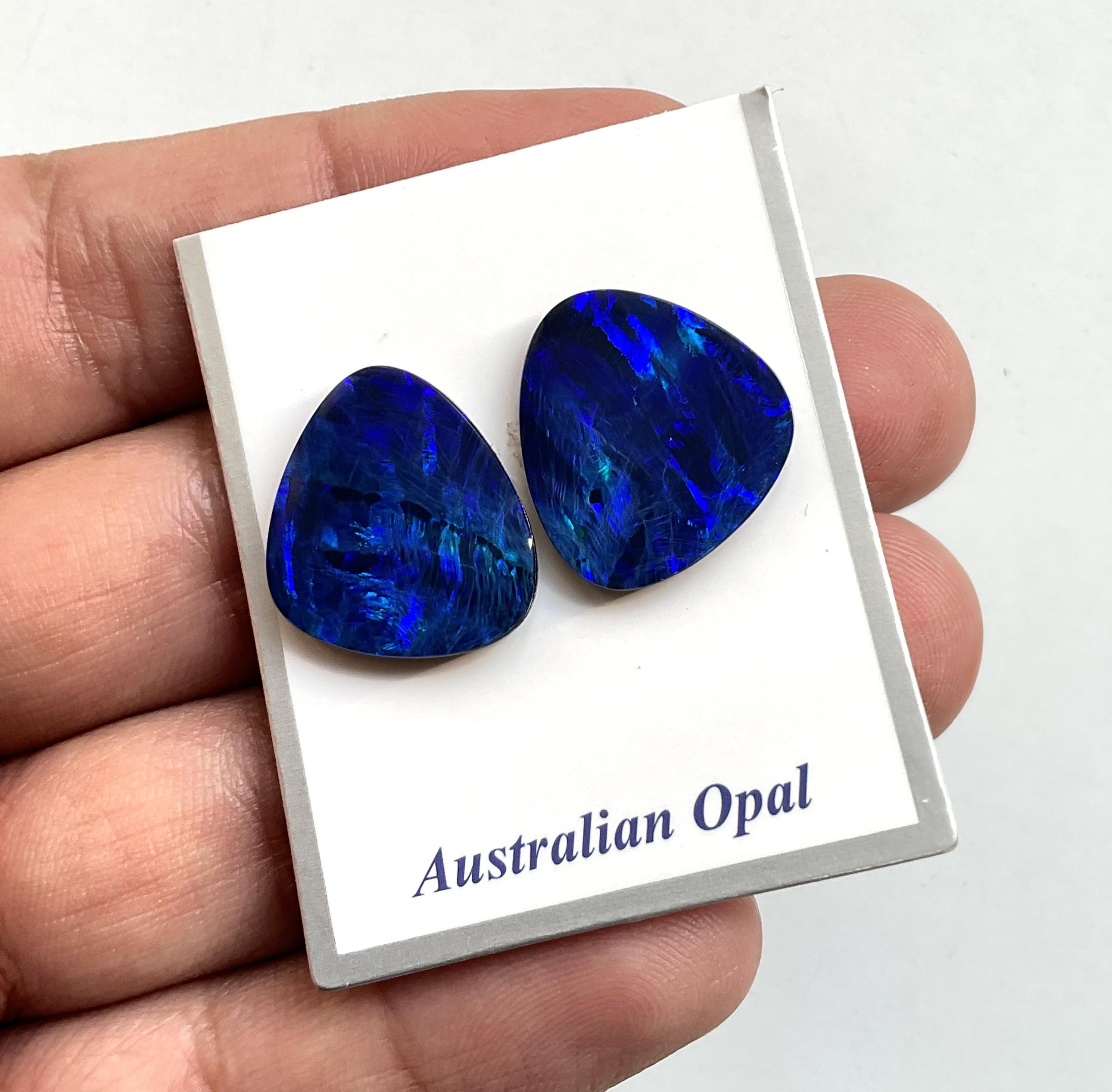 14.4 Carati Opale Australiano Coppia Blu Reale Gioco di Colori Pietra Gemma in vendita 1