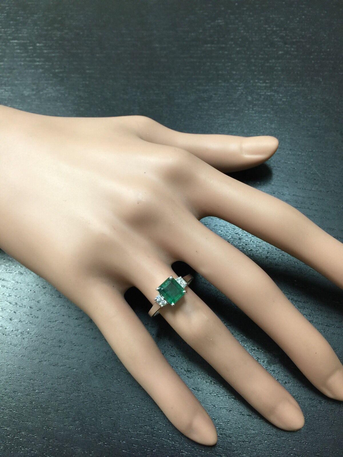 Women's 1.44 Carats Natural Emerald and Diamond 14K Solid White Gold Ring For Sale