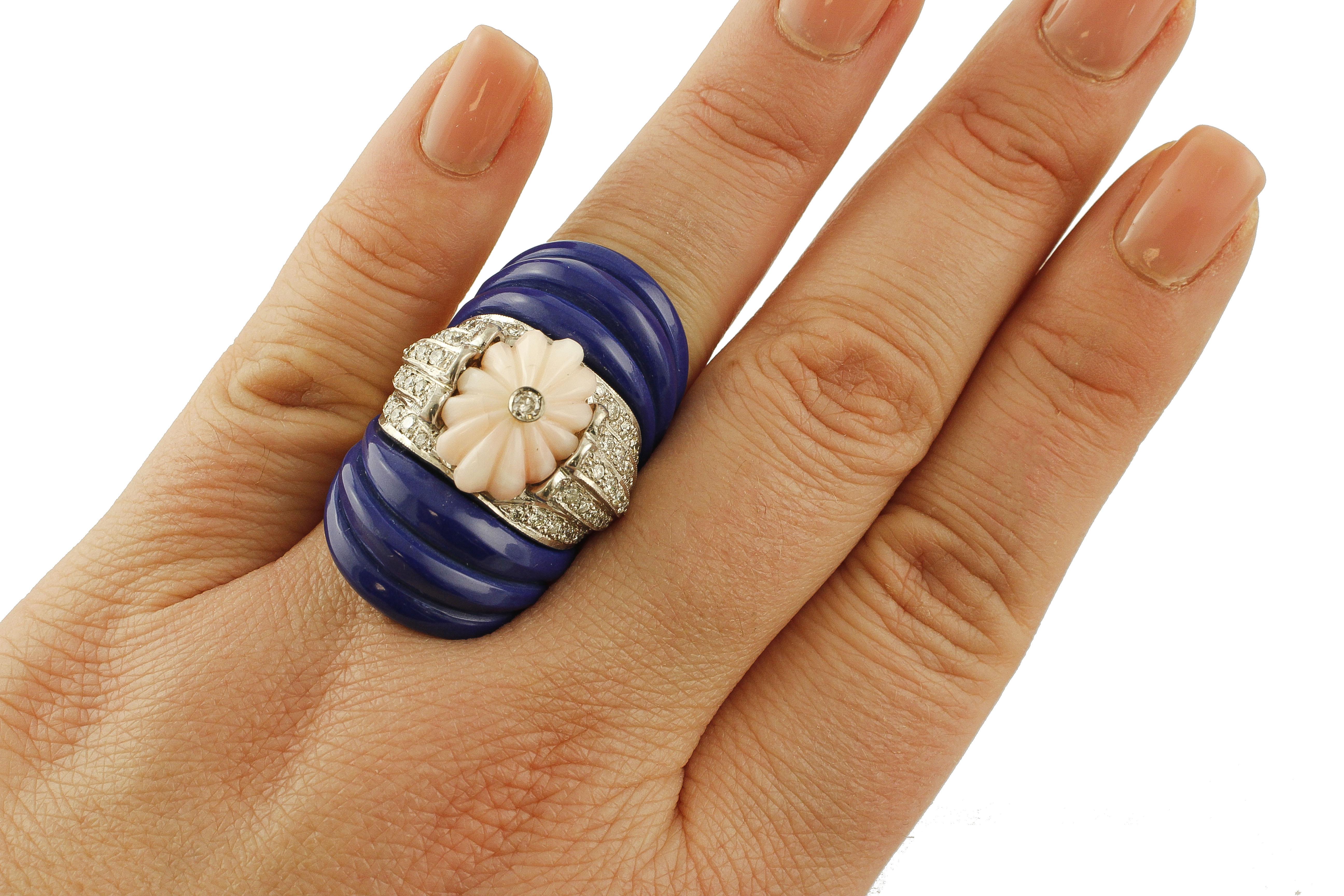 1.44 Carat Diamonds, 1.30 G Pink Coral, 5.40 G Lapis Rose and Gold Fashion Ring For Sale 2