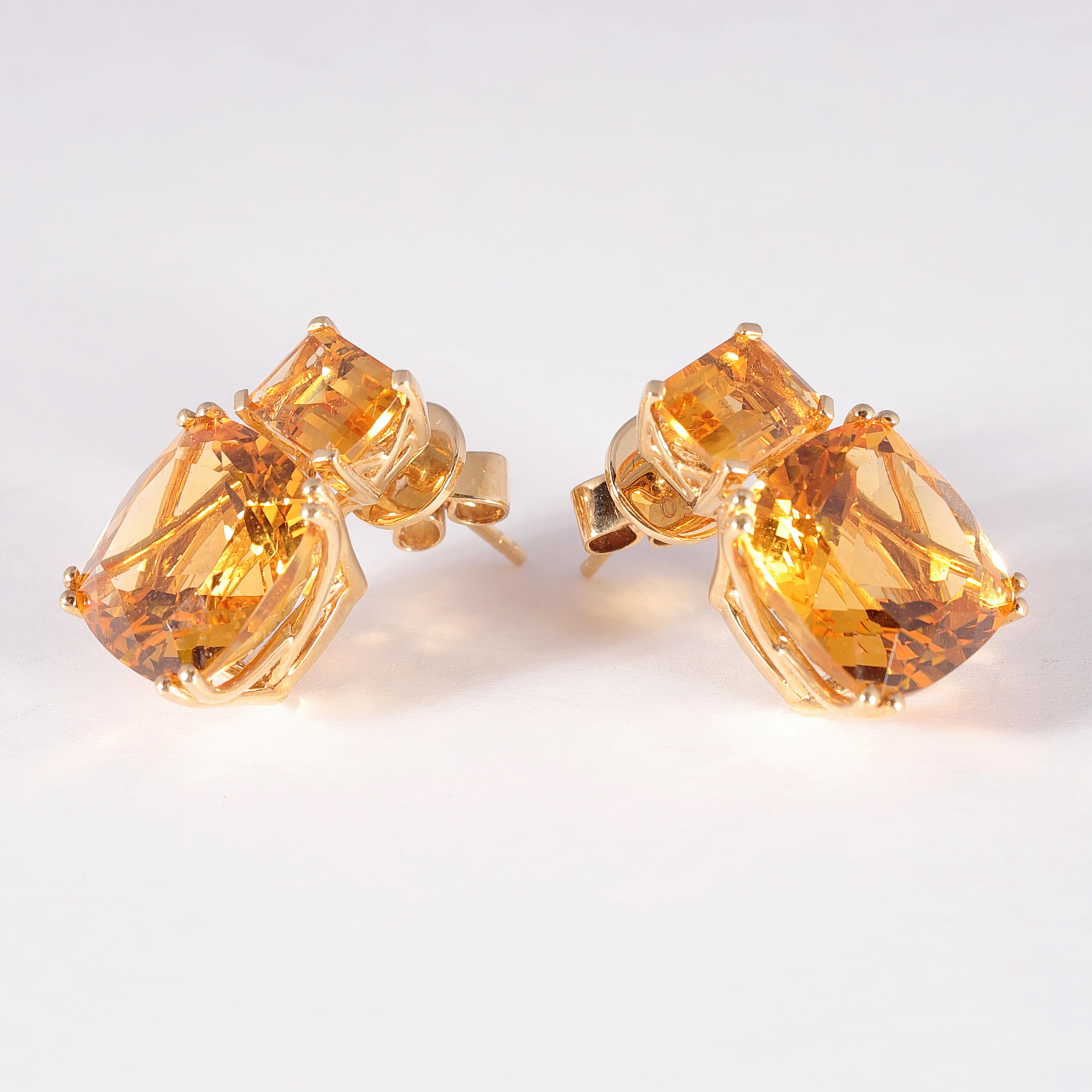 14.40 Carat Citrine 18 Karat Yellow Gold Earrings For Sale 1