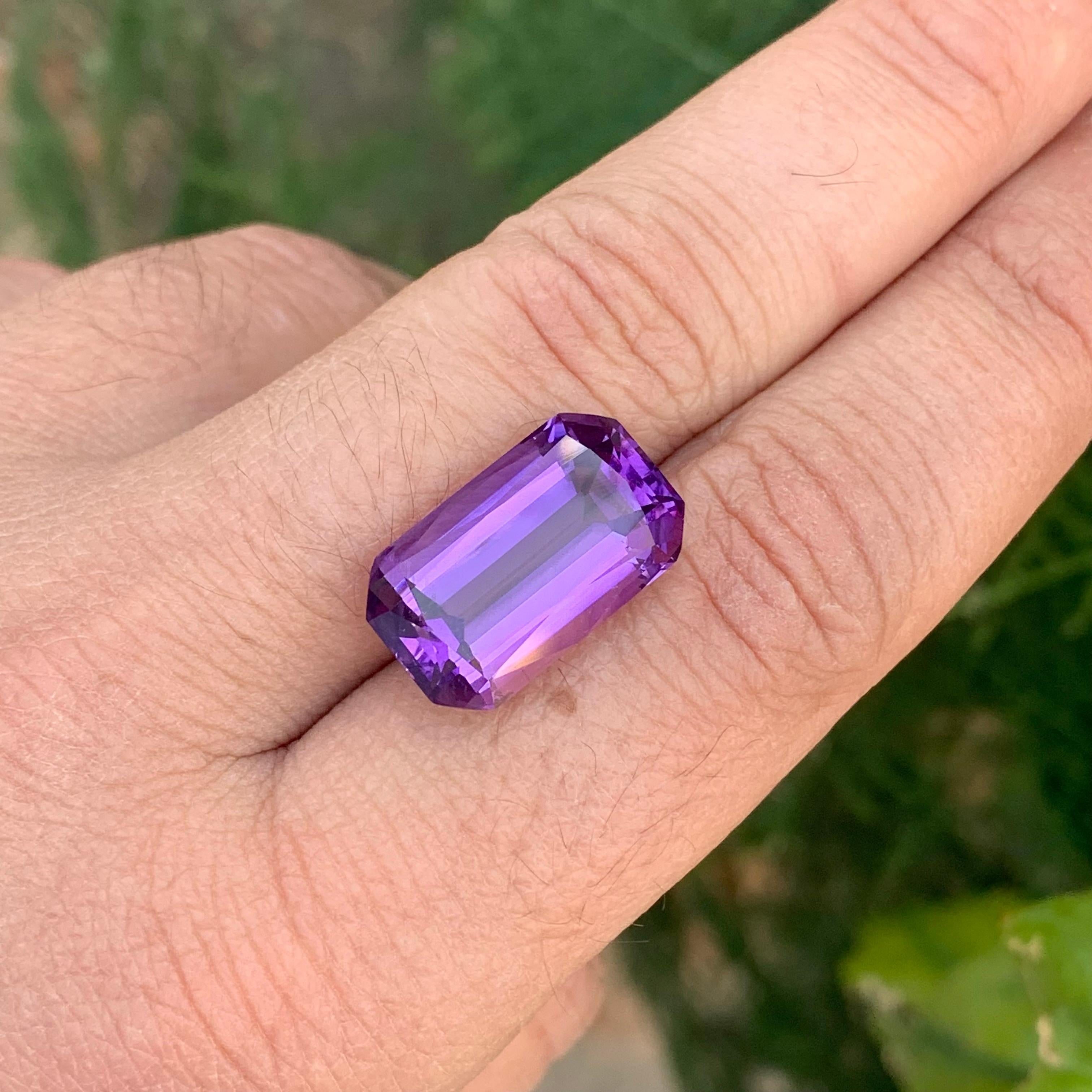 14.40 Karat natürlicher loser Amethyst Smaragd Form Edelstein für Damen oder Herren im Angebot