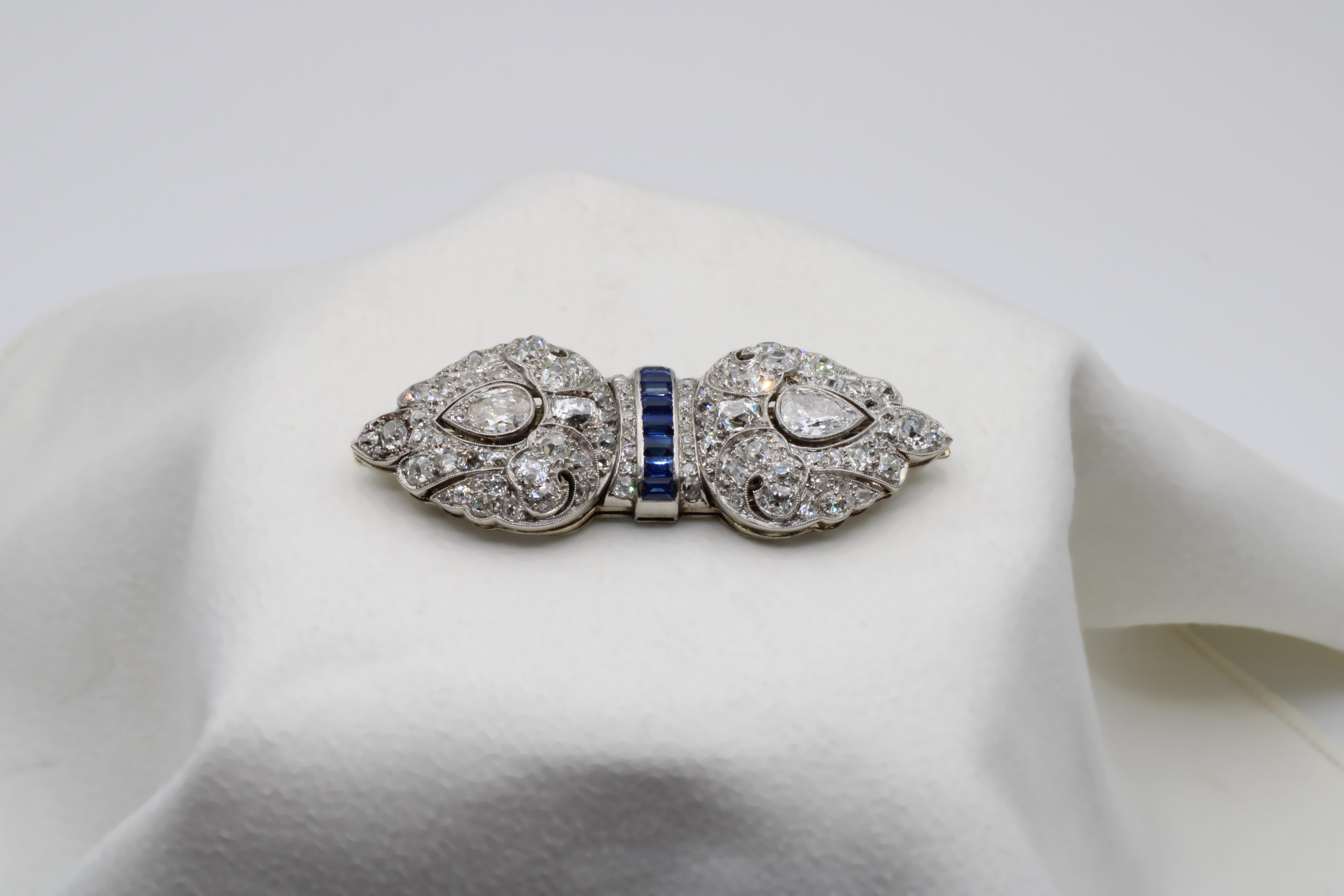 Women's or Men's A 14.40 Carat Art Deco Platinum Old-Miner & Old European Double Filigree Brooch For Sale