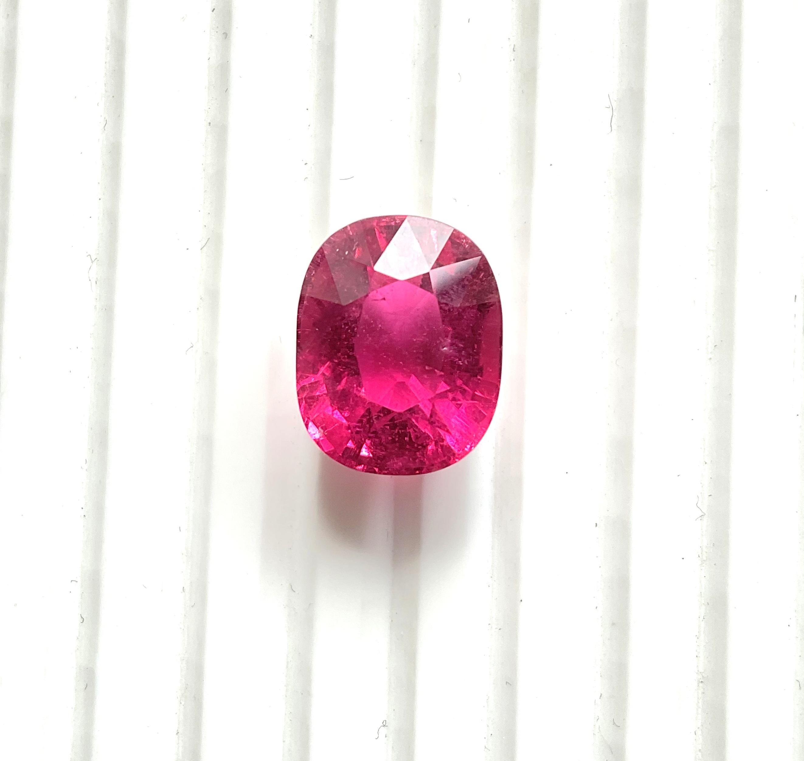 14.40 Carats Rubellite Tourmaline Cushion Cut stone For Jewelry Natural gemstone In New Condition For Sale In Jaipur, RJ