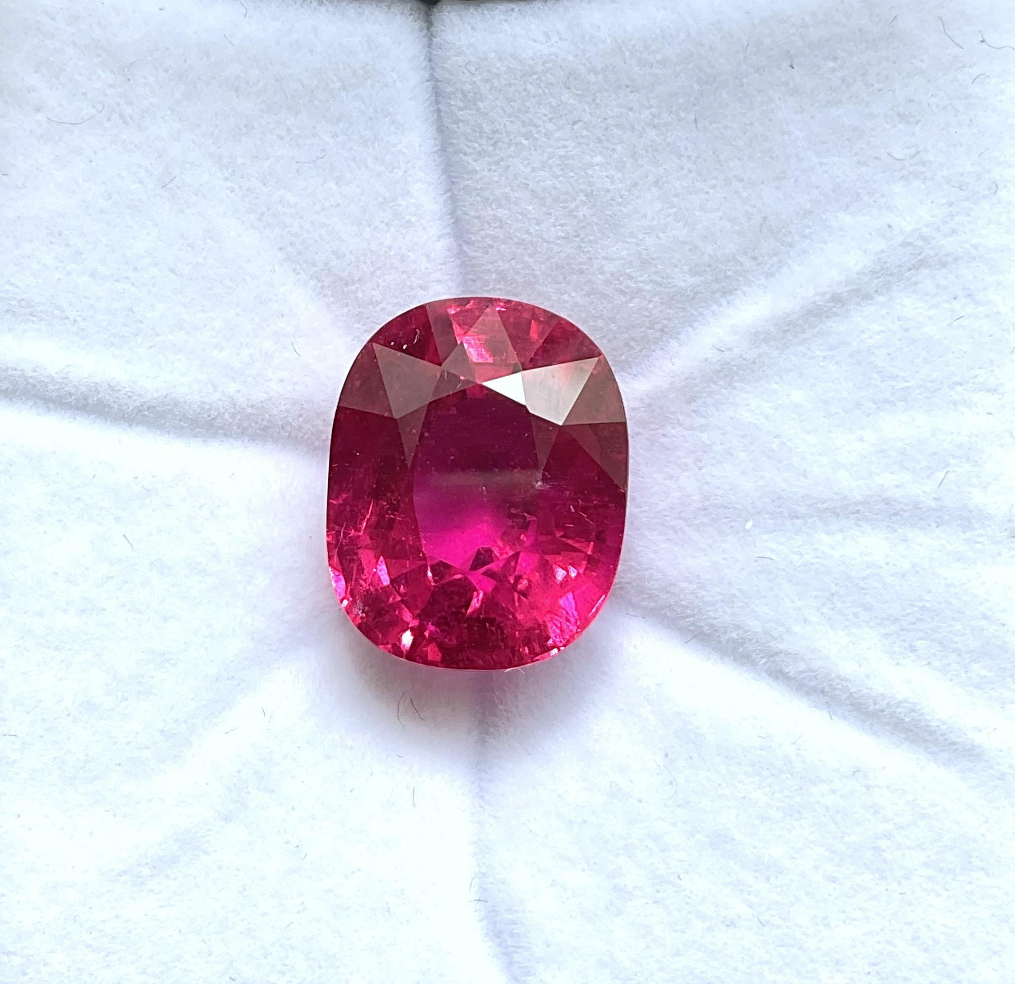 14.40 Carats Rubellite Tourmaline Cushion Cut stone For Jewelry Natural gemstone For Sale 2