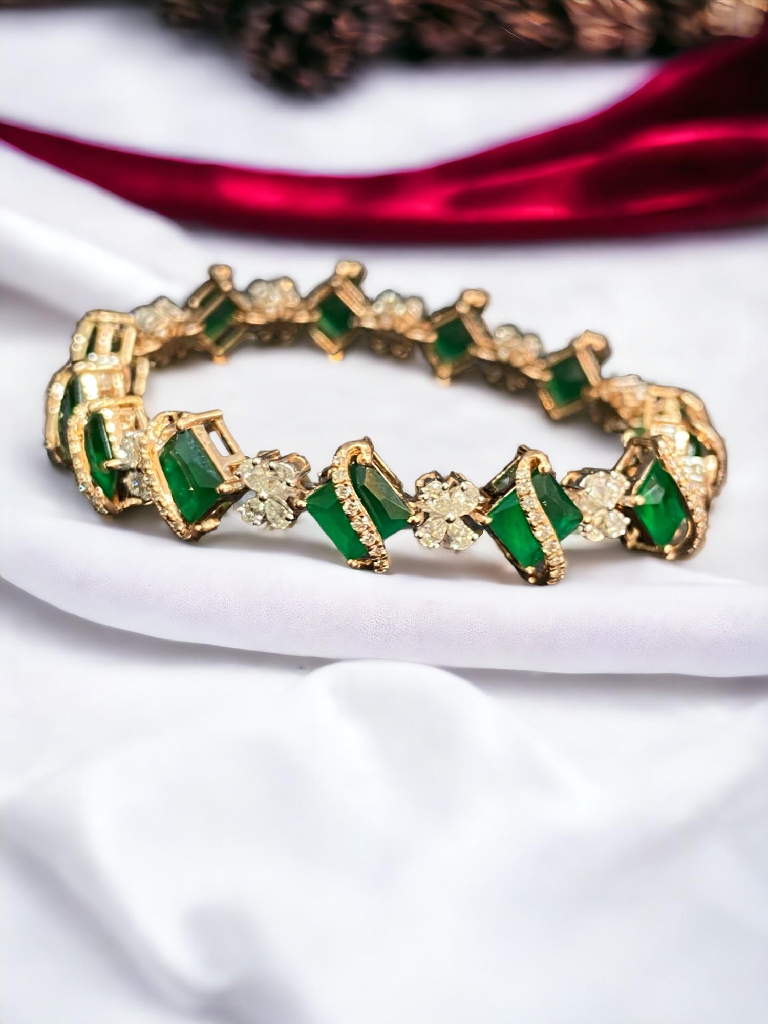 This Bracelet Represents Glamour In Its Most Blissful Form. Gift Yourself This Astounding 2.88 Carat Diamond & 11.52 Carat Onyx Bracelet, Meant To Make You Smile And Glow Endlessly!

Specifications:
Metal : Rose Gold
Metal Purity : 14K

Width : 9.84