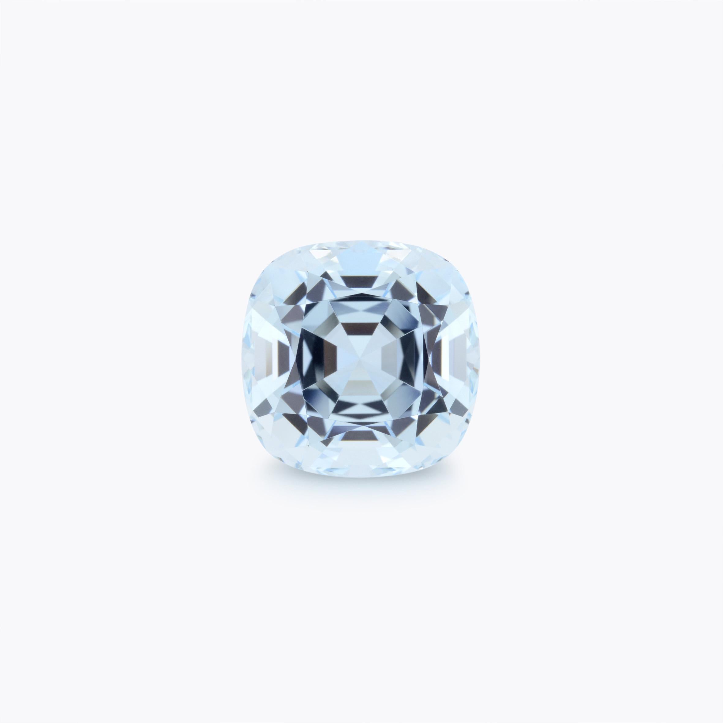 Descubre la elegancia de una aguamarina talla cojín de 14,42 quilates - Merkaba Jewelry Beverly Hills

Adéntrate en el extraordinario mundo del lujo con esta gema de aguamarina talla cojín de 14,42 quilates, una obra maestra de elegancia y