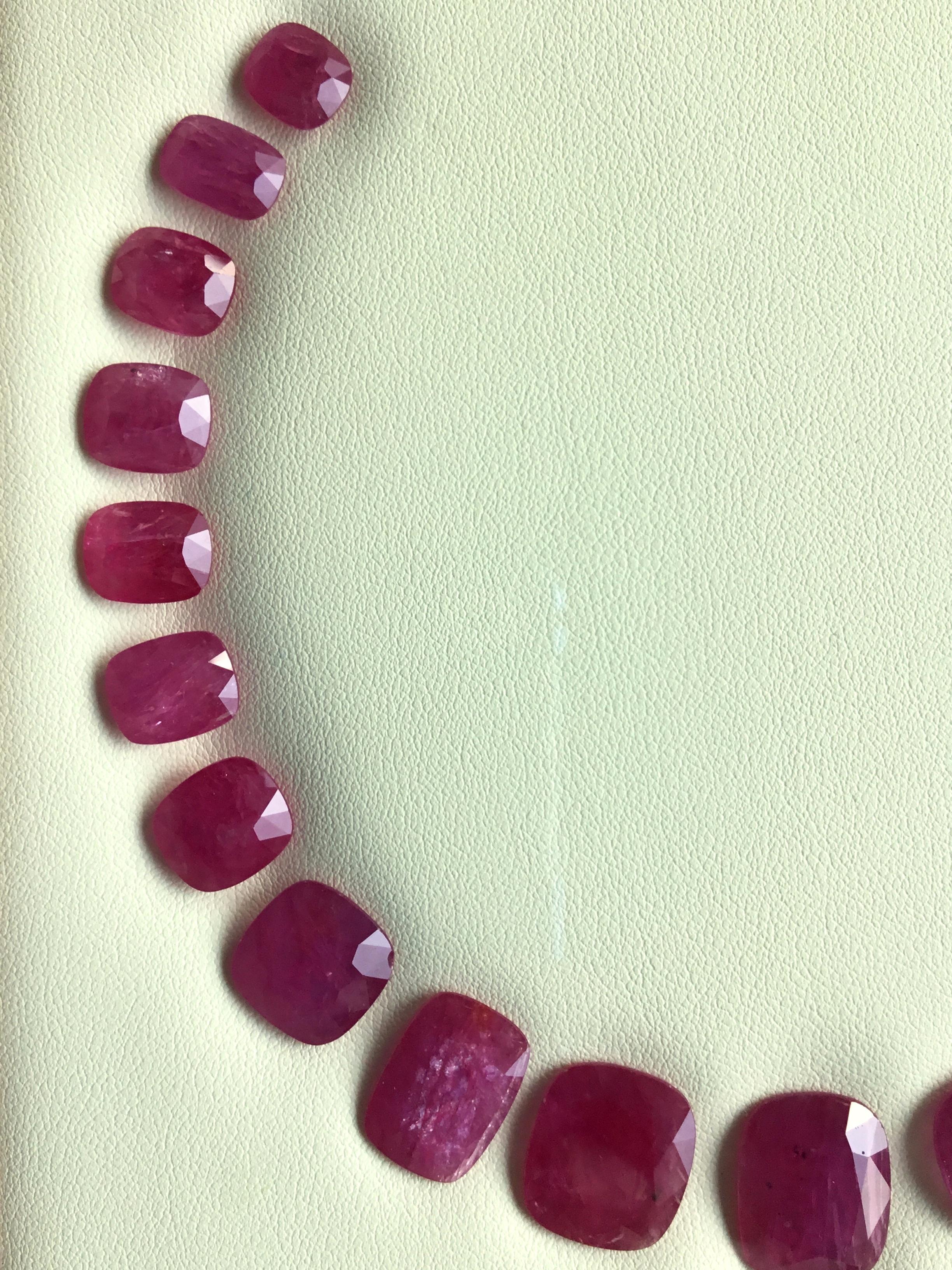 Taille coussin 144.35 Carats Ruby Mozambique Cushion Faceted Cutstone Layout Heated Natural Gem en vente