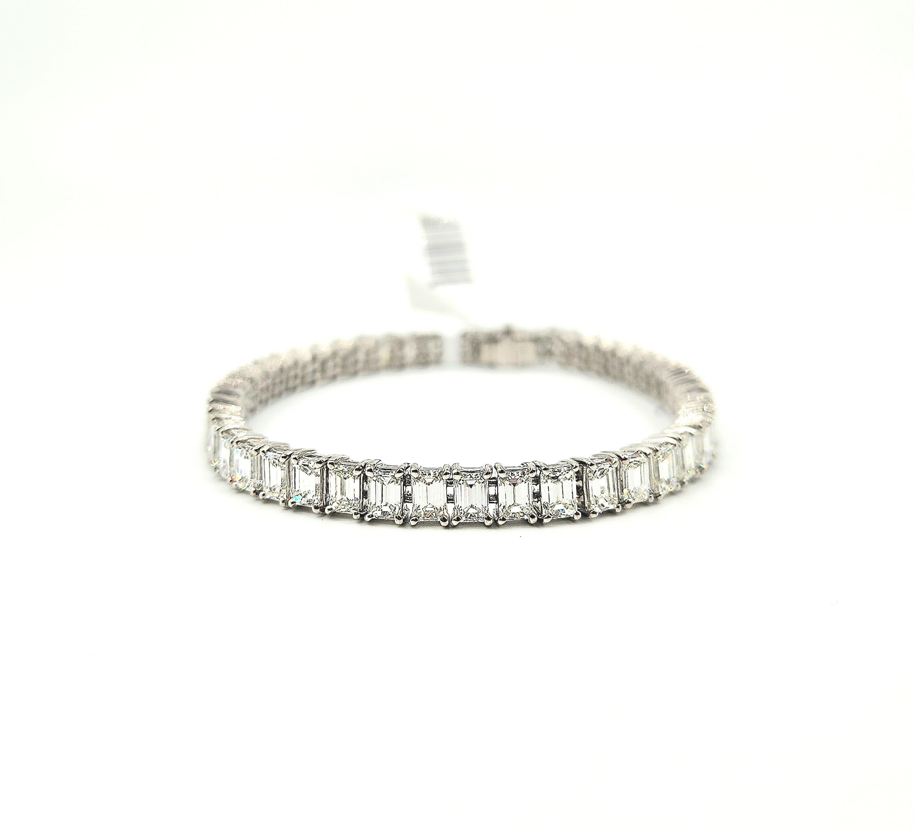 14.44 ct Emerald Cut Diamond Tennis Bracelet For Sale 3