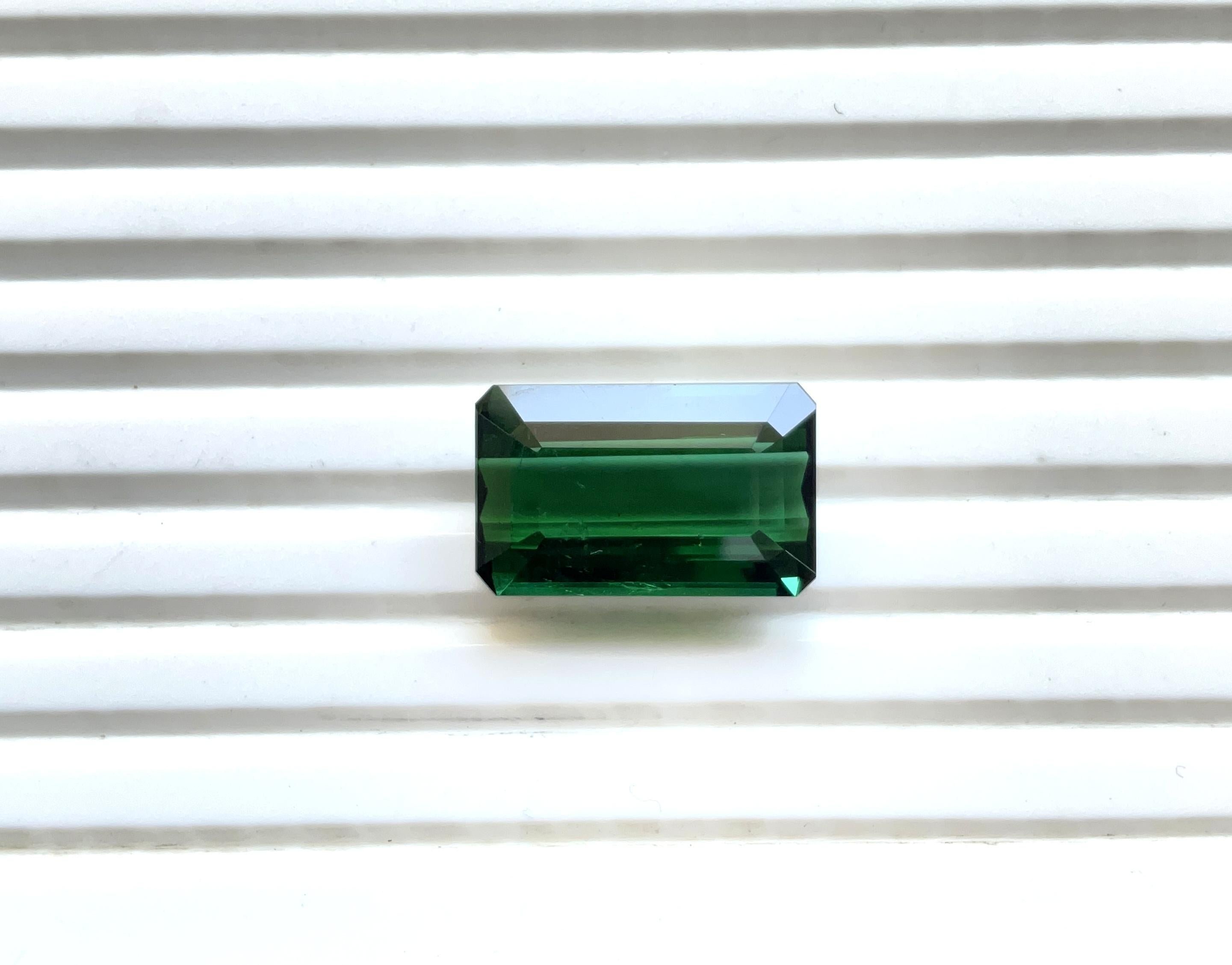 Art Deco 14.46 carats Nigeria green tourmaline Top Quality Octagon Cut stone natural Gem For Sale