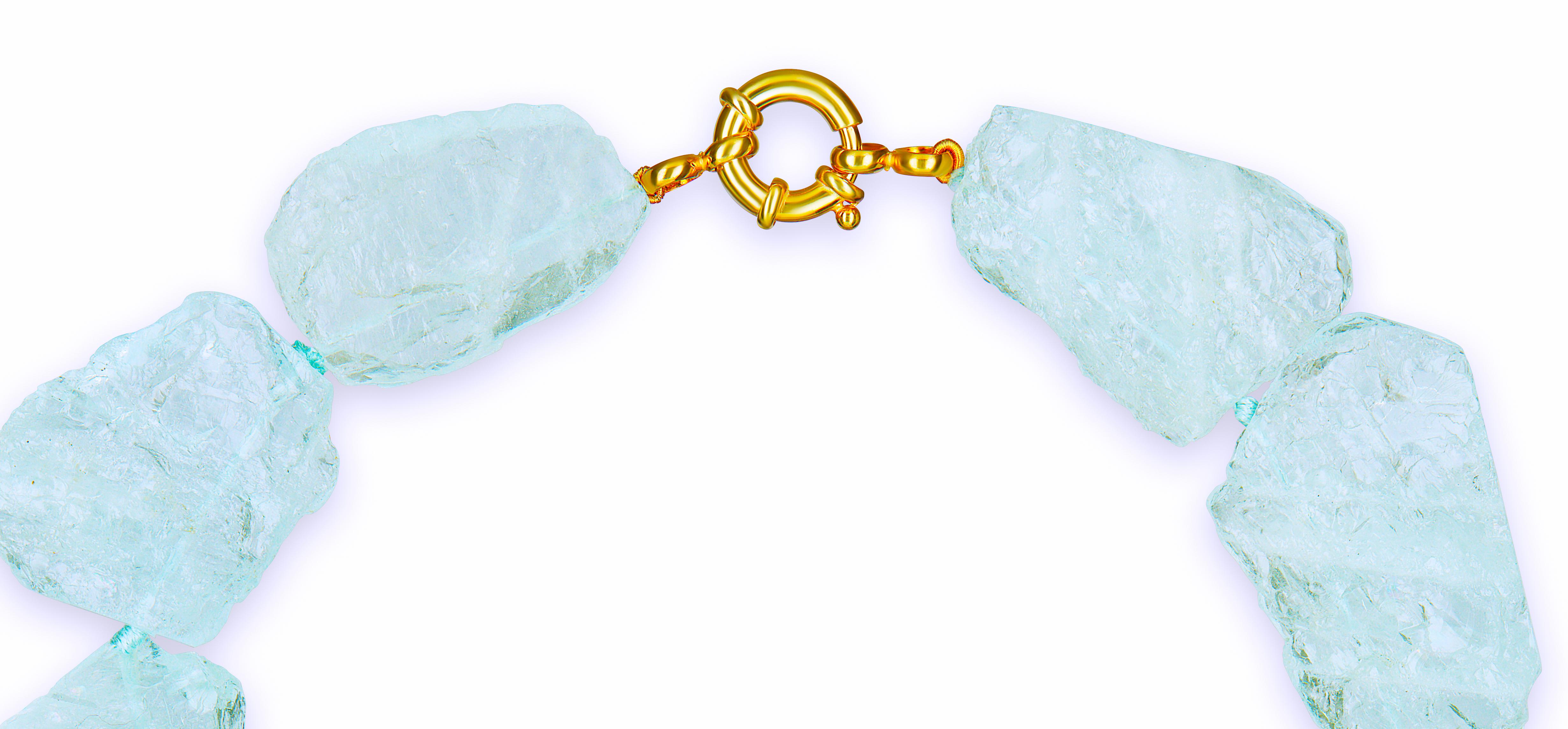 1, 446.50 Carats of Carved Sky Blue Aquamarine Statement Necklace In New Condition In New York, NY