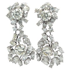 Pendientes colgantes de platino con diamantes redondos brillantes y en forma de marqués de 14,47 quilates