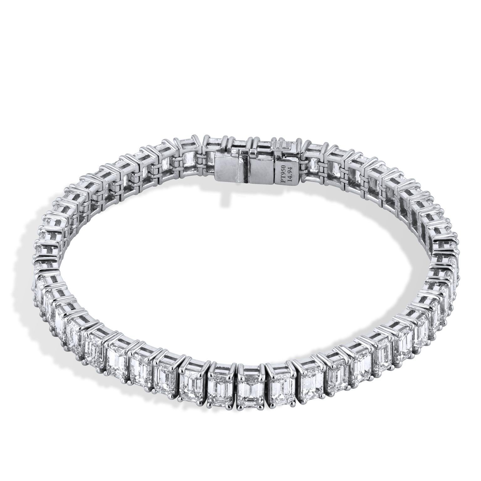 14.49 Carat Emerald Cut Diamond 18 karat White Gold Tennis Bracelet

Add some sparkle to your game with this platinum tennis bracelet set with 14.94 carats of emerald cut diamonds!
G/H in color and VVS-VS in clarity.

There are 48 Emerald Cut