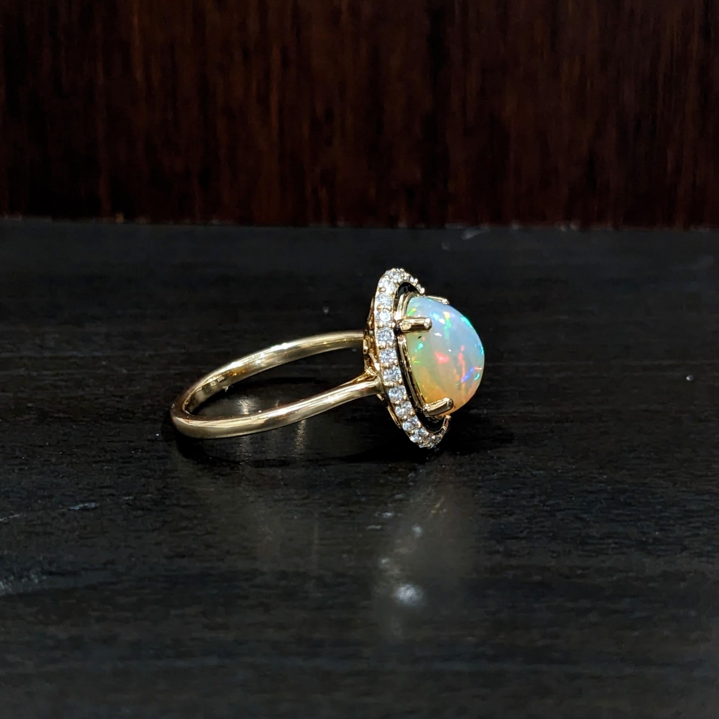 Oval Cut 1.44ct Opal Ring w Natural Diamond Accents in Solid 14k Yellow Gold Oval 10x7mm For Sale