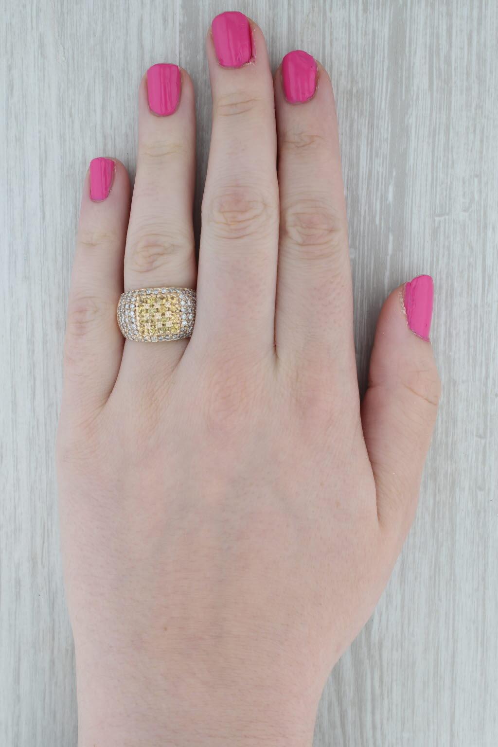 Informations sur les pierres précieuses :
- Diamants naturels -
Total des carats - 0.74ctw
Taille - Brilliante ronde
Couleur - H - I
Clarté - VS2 - I1
Veuillez noter qu'il y a des inclusions en surface.

- Diamants naturels -
Total des carats -